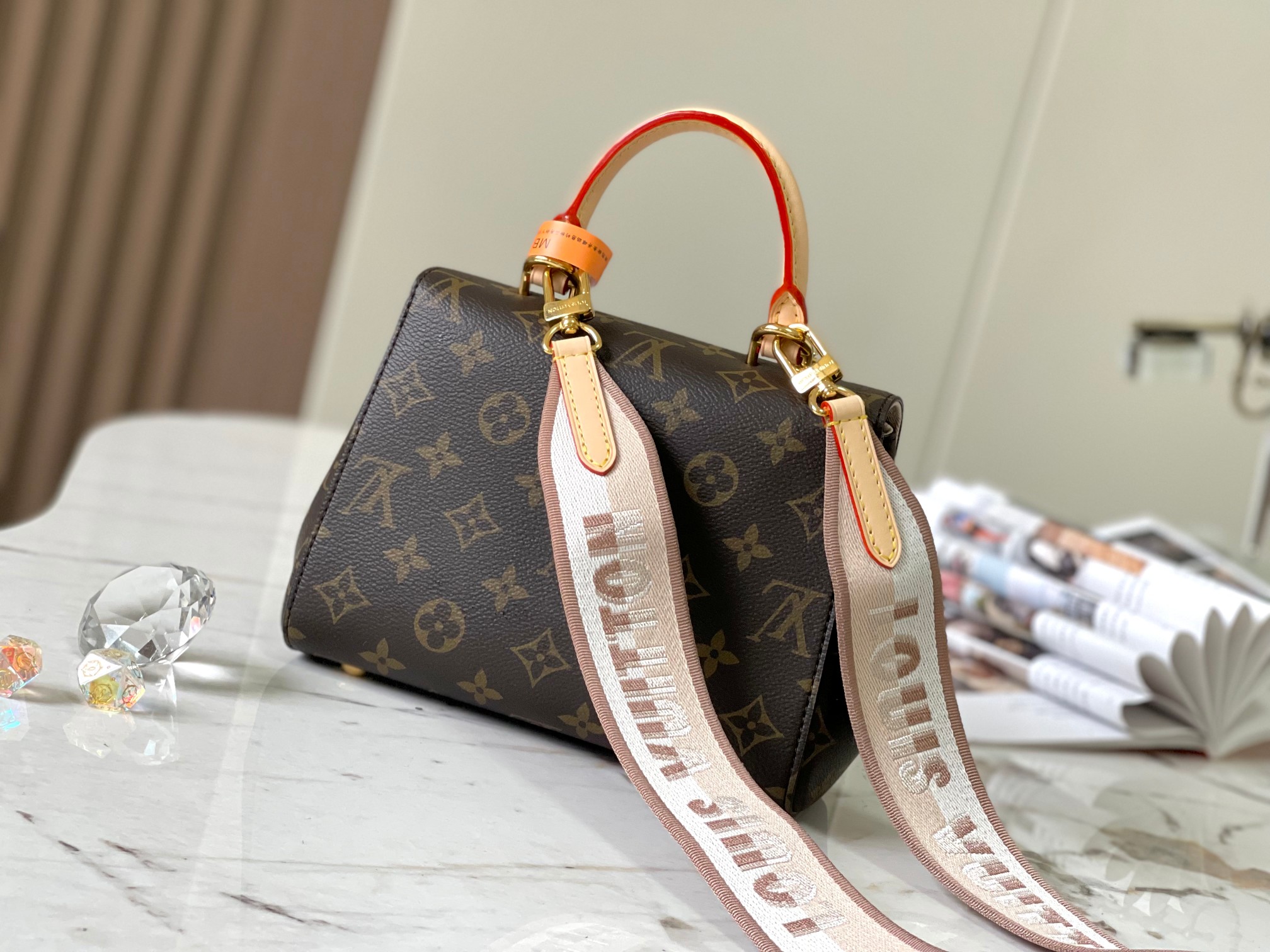 p1600CLUNY mini handbags Model: M46055 Material: A grade all-steel hardware imported original fabrics Packaging: a full set of the original duty-free M Boberly loaded Size: 20x16x7.5CM-High-fashion Factory