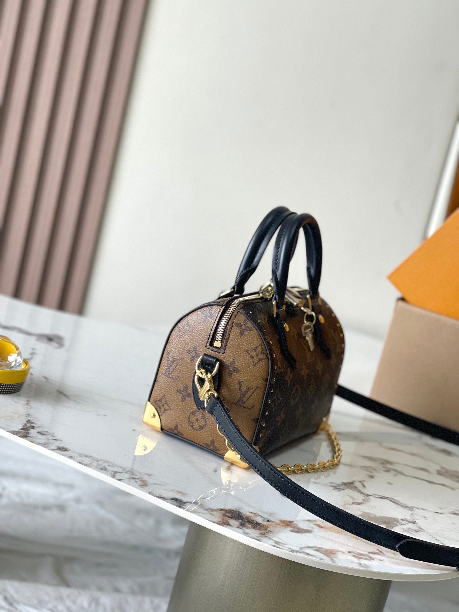 p1800 Speedy Trunk Handbags Model: M13146 old flowers Material: A grade all-steel hardware imported original fabrics Packaging: a full set of the original duty-free M Bobberly suit Size: 16 * 11 * 20.5CM-High-fashion factory