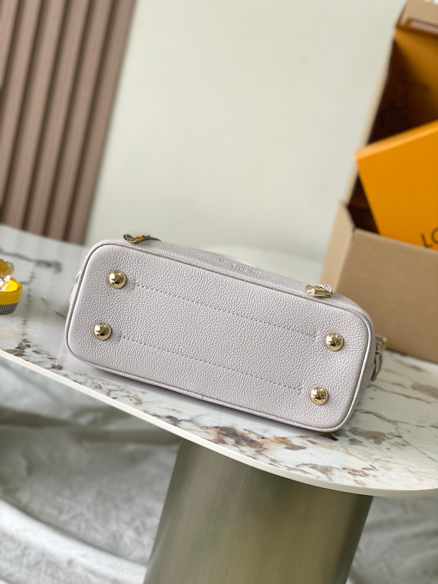 p3100FLORE handbags skeleton (gradient) Model: M12496Materials: A grade all-steel hardware imported original fabricPackaging: a full set of the original duty-free M Boberi suitSize: 27 * 10 * 28CM-High-fashion Factory