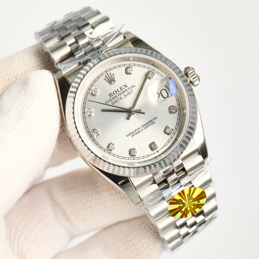 Rolex ROLEX Silver Log Series 36mm 🎮EA1 dernier lancement de la version personnalisée d'une table une taille style populaire diamètre 36mm log ① : équipé de 2824 mouvement peut être ajusté retour à la fonction de calendrier du mouvement et de son stable et précis ② : l'ensemble de la table 904L acier inoxydable / avec la ceinture d'acier usine ar ainsi que ip placage sous vide anneau de dent de platine / tomber de la couleur du remplacement gratuit de l'anneau de dent de chien la seule paire de version de la taille ! ③ : cadran soleil motif infiniment proche de l'original terbium n'est pas vert ! Version de couleur vert menthe ! ④ : l'ensemble du marché le seul calendrier police version du suivi 1-31 par police authenticité comparaison 🎮 ⑤ : le seul à faire pointeur luminescence / luminescence mot ongle à faire la même couleur parce qu'ils sont usines tiers traitement + acheté suisse c1 + c3 poudre luminescente ⑥ : mot ongle / couronne marque ongle tout traitement de placage de platine ⑦ : le plus d'assurance qualité s'il vous plaît identifier le 3A dernier log style personnalisé a tableau a code montre code ! 5L27K422 montre ⌚️ reconnaître le dernier code de fermoir "F6U" nettoyer la dernière étiquette de modèle de couverture arrière ! Le style le plus rentable style populaire bien que le style de l'usine 3A n'est pas beaucoup, mais presque tous les modèles sont finement résoudre la plupart des points de douleur de journal du monde seulement pour l'ultime né 🎮S1 exquise recommandé montres-bracelets mécaniques pour femmes - haute imitation usine.