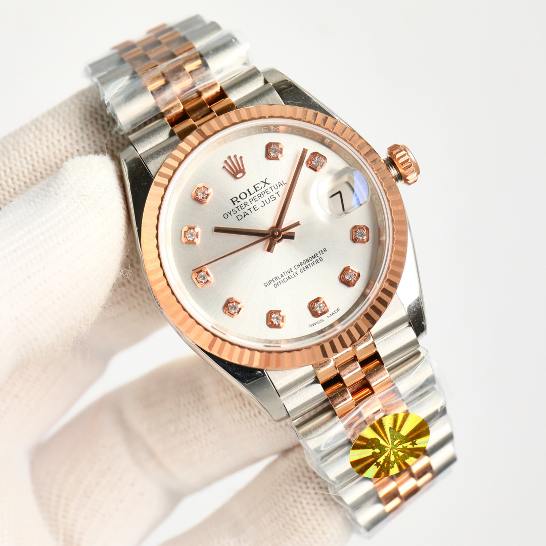 Rolex ROLEX or rose Logbook Series 36mm 🎮EA1 le dernier lancement de la version personnalisée d'une table une taille des modèles populaires diamètre 36mm Log ① : équipé de 2824 mouvement peut être ajusté retour à la fonction de calendrier mouvement et son stable et précis ② : l'ensemble de la table 904L acier / avec ar usine courroie en acier et ip placage sous vide platine anneau de dent / hors de couleur remplacement gratuit chien anneau de dent seulement à la version de la taille ! ③ : cadran soleil motif infiniment proche de l'original terbium n'est pas vert ! Version de couleur vert menthe ! ④ : l'ensemble du marché le seul calendrier police version du suivi 1-31 par police authenticité comparaison 🎮 ⑤ : le seul à faire pointeur luminescence / luminescence mot ongle pour faire la même couleur parce qu'ils sont des usines tierces traitement + acheté suisse c1 + c3 poudre luminescente ⑥ : mot ongle / couronne marque ongle tous les traitements de placage de platine ⑦ : le plus d'assurance qualité s'il vous plaît identifier le 3A dernier log style personnalisé a tableau a code montre code ! 5L27K422 montre ⌚️ reconnaître le dernier code de fermoir "F6U" nettoyer la dernière étiquette de modèle de couverture arrière ! Le style le plus rentable style populaire bien que le style de l'usine 3A n'est pas beaucoup, mais presque tous les modèles sont finement résoudre la plupart des points de douleur de journal du monde seulement pour l'ultime né 🎮S1 exquise recommandé montres-bracelets mécaniques pour femmes - haute imitation usine.