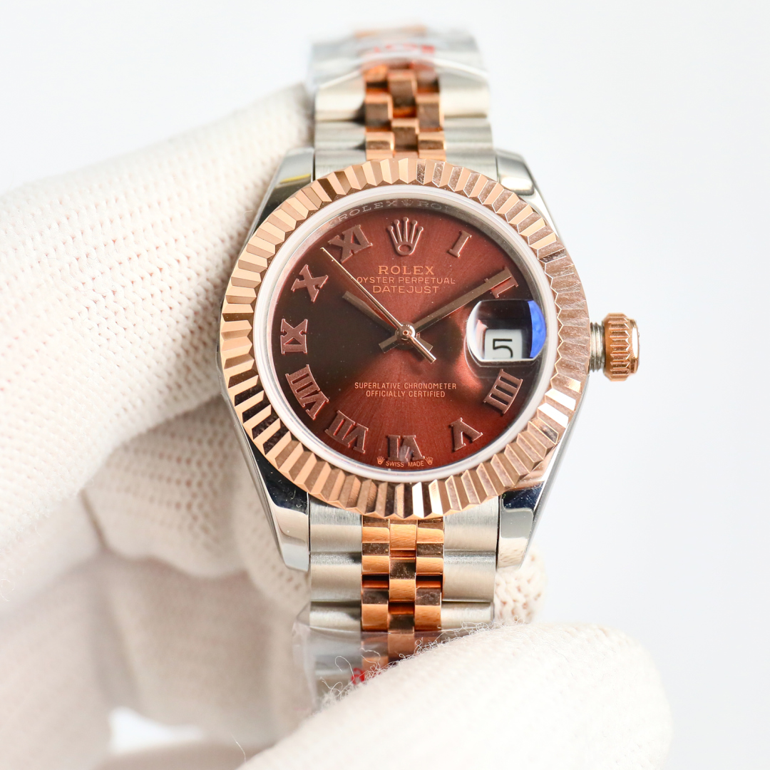 Rolex ROLEX Cuaderno de bitácora de oro rosa para mujer 28MM 🎮EA1¡1⃣️The diámetro de la caja sigue siendo coherente con el original de 28MM utilizando acero inoxidable 904L para forjar una caja de reloj de acero inoxidable duradero!¡2 ⃣ ️ con el movimiento original importado reloj mecánico automático para que más diosas más opciones de rendimiento es extremadamente estable su fuerza anti-choque, la geometría de la estructura del movimiento en cualquier posición se puede mantener un funcionamiento regular!3 ⃣ ️ fondo triangular picado con una herramienta especial de atornillado 🎮 para que la caja quede completamente sellada corona de cuerda con doble cierre de hebilla doble sistema de estanqueidad firmemente atornillada a la caja para hacerla más impermeable4⃣️3 en punto está equipado con una pequeña lente convexa que amplía la indicación de la fecha y facilita su lectura. La caja Oyster hermética del modelo Logbook para señora ofrece una protección óptima para el calibre de alta precisión.¡5⃣️The brazalete de 904L y la nueva conexión de "doble grano" bajo el bisel (intercambiable con el original) tienen una hebilla de corona plegable oculta que se abre con un emblema de corona Rolex articulado!¡6⃣️With herramienta especial para extraer el reloj + 3A bolsa especial para guardar el reloj!3A Factory2021 artesanía para crear el Rolex. Reloj Rolex para mujer modelo boutique ¡Bienvenido a su degustación! 🎮S1 Exquisito reloj mecánico para señora recomendado