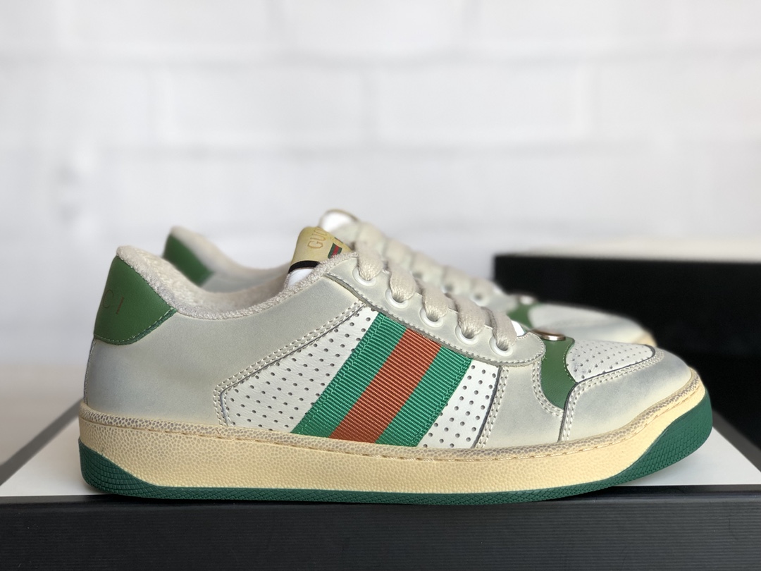 Modelos de pareja 👫GUCCI Gucci nostálgico retro casual zapatos sucios¡Zapatos sucios esta tendencia se puede decir que es cada vez más raspar el fuego retro zapatos de placa de diseño nunca pasará de moda tridimensional lleno de textura es realmente sentirse super bien este Gucci poner delante de mí cuando tengo que decir una realmente fragante!Este entrenador decorado con rayas laterales correas y Gucci zapatos retro logotipo del cuerpo después del tratamiento para presentar efecto retro muestra el estilo deportivo de moda superior es el uso de efecto antiguo de piel de vaca cepillada importados y el material de nylon especial original lleno de aliento retro forrado con plantilla de piel de oveja y terry terciopelo ultra suave será cada vez más a través de la más cómoda efecto absorbente del sudor de la primera clase de gran invierno para llevarlo es suela ultra caliente es el logotipo de goma suela antideslizante resistente al desgaste con el original Código de la caja Sección de mujeres 35-36-37-38-39 Sección de hombres 39-40-41-42-43-44 zapatos de cuero estándar tamaño P720