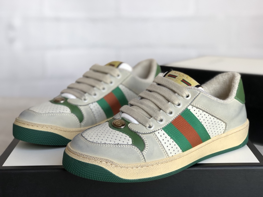 Modelos de pareja 👫GUCCI Gucci nostálgico retro casual zapatos sucios¡Zapatos sucios esta tendencia se puede decir que es cada vez más raspar el fuego retro zapatos de placa de diseño nunca pasará de moda tridimensional lleno de textura es realmente sentirse super bien este Gucci poner delante de mí cuando tengo que decir una realmente fragante!Este entrenador decorado con rayas laterales correas y Gucci zapatos retro logotipo del cuerpo después del tratamiento para presentar efecto retro muestra el estilo deportivo de moda superior es el uso de efecto antiguo de piel de vaca cepillada importados y el material de nylon especial original lleno de aliento retro forrado con plantilla de piel de oveja y terry terciopelo ultra suave será cada vez más a través de la más cómoda efecto absorbente del sudor de la primera clase de gran invierno para llevarlo es suela ultra caliente es el logotipo de goma suela antideslizante resistente al desgaste con el original Código de la caja Sección de mujeres 35-36-37-38-39 Sección de hombres 39-40-41-42-43-44 zapatos de cuero estándar tamaño P720