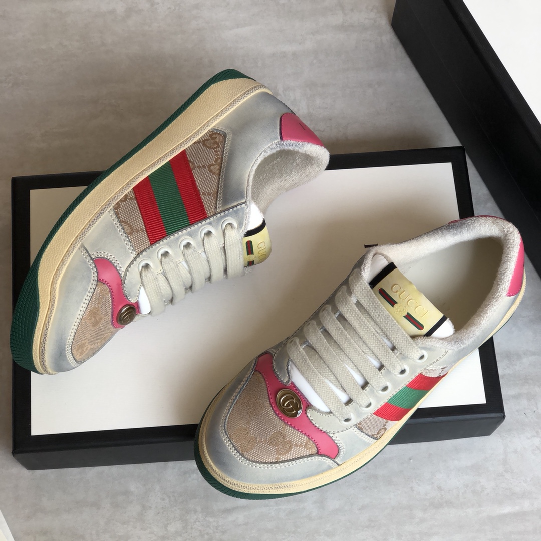 GUCCI Nostalgic Retro Zapatos Casual Sucios¡Zapatos sucios esta tendencia se puede decir que es cada vez más raspar el fuego retro zapatos de placa de diseño nunca pasará de moda tridimensional lleno de textura realmente se siente super bien este Gucci poner delante de mí cuando tuve que decir una realmente fragante!¡Este entrenador está decorado con rayas laterales correas y Gucci zapatos retro logotipo del cuerpo después del tratamiento para mostrar el efecto de la vieja moda retro estilo deportivo La parte superior es el uso de efecto antiguo de piel de vaca cepillada importados y el material de nylon especial original lleno de ambiente retro El forro es de piel de oveja amortiguación pie y terry terciopelo ultra suave será más y más a través del efecto más cómodo y absorbente del sudor de la primera clase gran invierno para llevarlo es suela ultra caliente es el logotipo de goma suela antideslizante resistente al desgaste con el original! Tamaño de la caja 35-36-37-38-39 zapato de cuero estándar P720