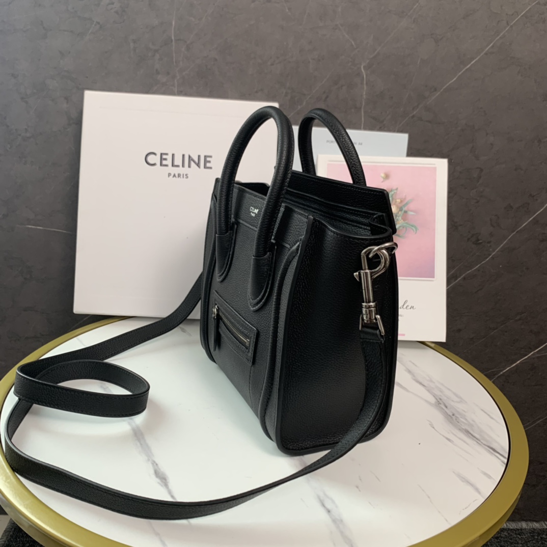 P1500 Buena calidad a la bomba CELINE nano smiley bolsa 🔥 Nueva versión mejorada ❗️ Hecho a mano ❗️ Exquisito y delicado ❗️ Primera P cantidad es limitada ❗️ Primero en ir ❗️ Modelo:189243 Lichi grano / albaricoque desnudo ❣️ Tamaño:20-20-20💰(con embalaje original)-Alta imitación de fábrica