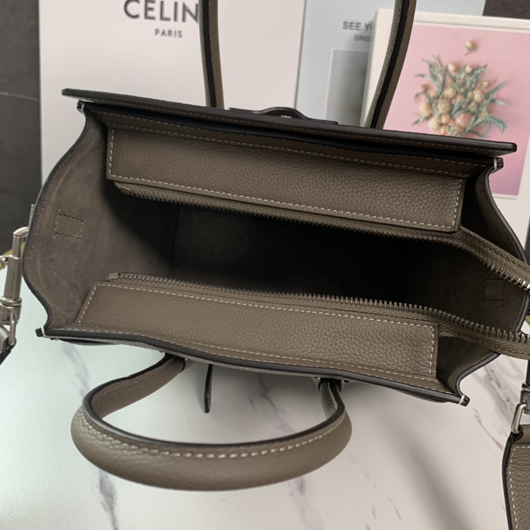 Foto [7]-P1500 CELINE nano smiley face bag🔥 Nuevo actualizado version❗️ handmade❗️ exquisito y delicate❗️ primera P cantidad es limited❗️ primero a go❗️ Modelo:189243 Lichi grano/ratón grey❣️ Tamaño:20-20-20💰(con embalaje original)-Altos bolsos de imitación