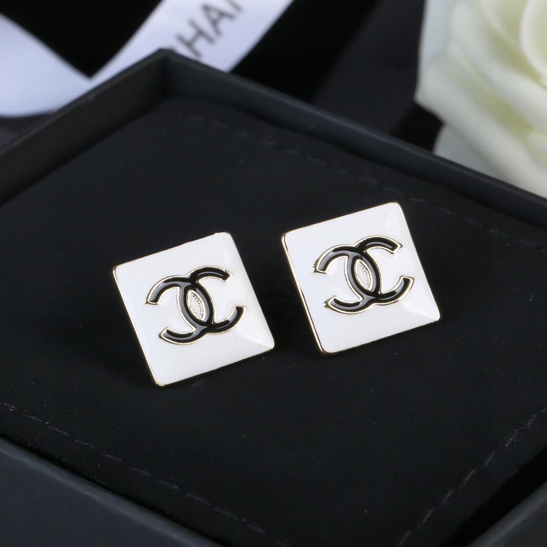 Image [5]-P80 CHANEL boucles d'oreilles ✨ Chaque détail de la fabrication est très fine Cette conception est très belle C'est vraiment super beau super fée Exquis Miss must-have-high réplique sacs à main.