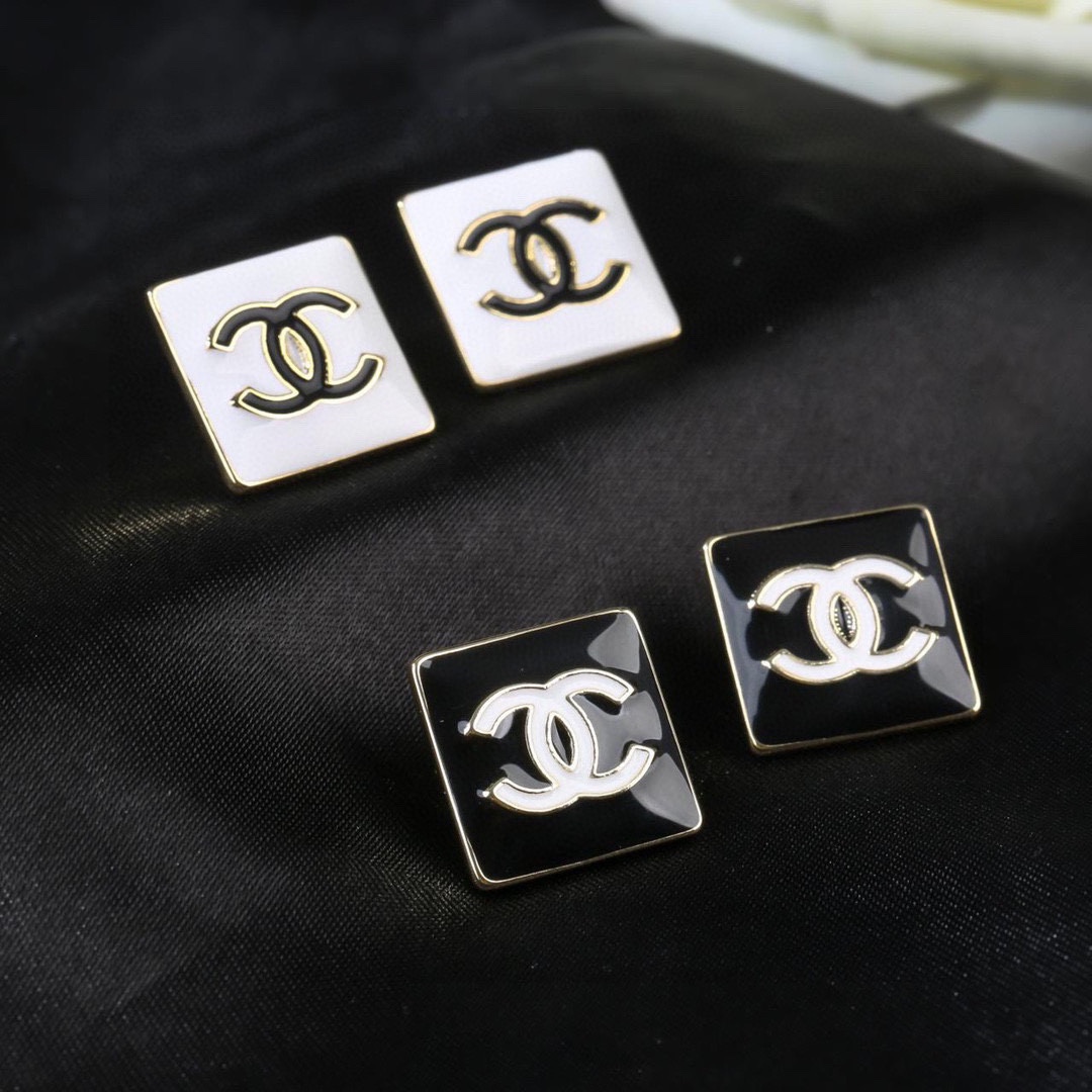 Image [2]-P80 CHANEL boucles d'oreilles ✨ Chaque détail de la fabrication est très fine Cette conception est très belle C'est vraiment super beau super fée Exquis Miss must-have-high réplique sacs à main.