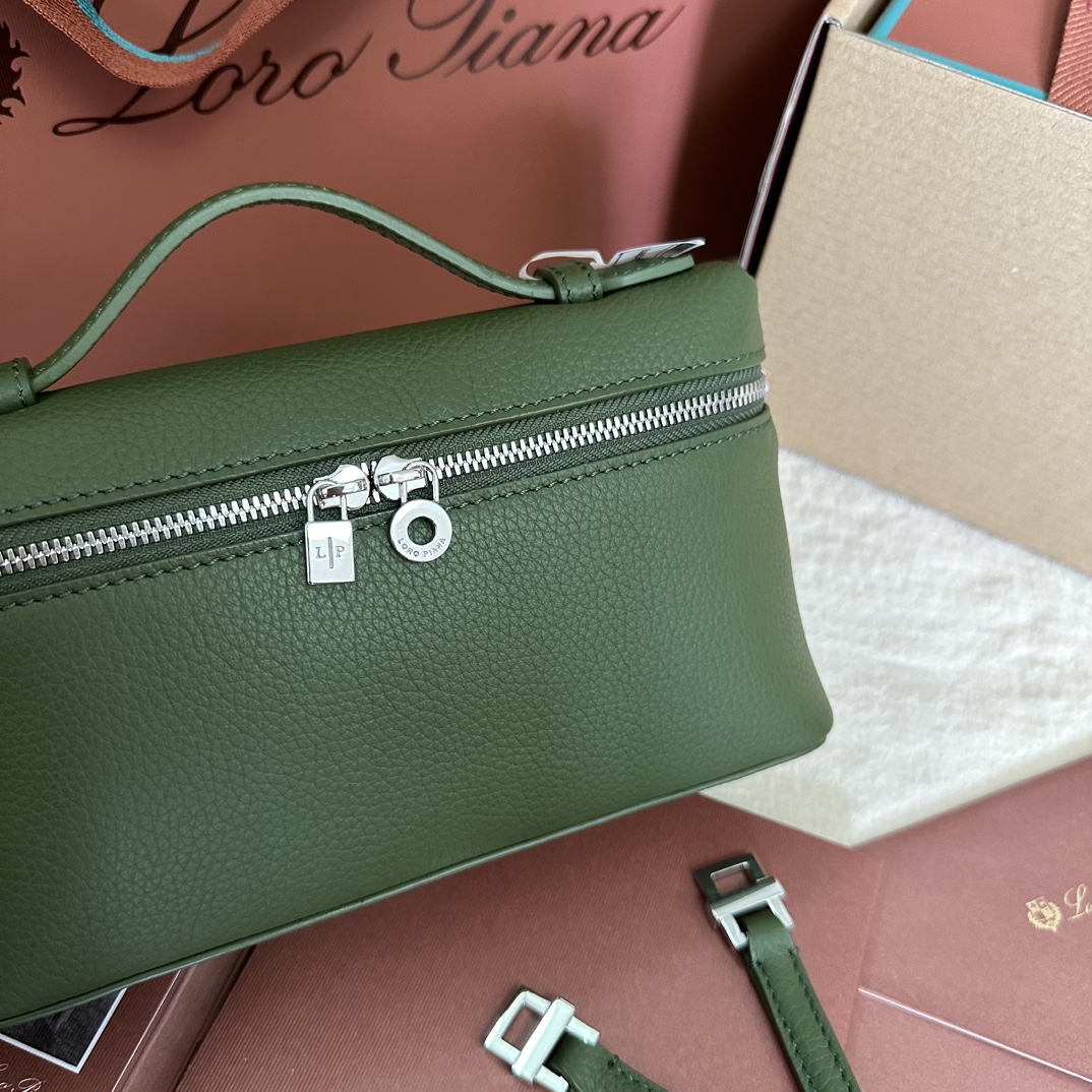 Image[6]-💰1160Loro pianaExtra Pocket L19 Clutch Bag Calfskin/Item:FAI8393Cor: lichen greenDetalhes do ProdutoBolsa de abertura larga feita de couro de bezerro macio e amanteigado. Inclui uma alça de ombro amovível para criar uma mini bolsa versátil. Altura:11cmLargura:19cmProfundidade:6,5cm*O tamanho é medido à mão, por favor, compreenda se houver um ligeiro erroPuxadores em peleFecho com fecho de correr de duas vias com ornamento MyCharmsMaterial do corpo:100% Couro de vacaRevestimento:100% Couro de ovelha-Sacos de alta qualidade