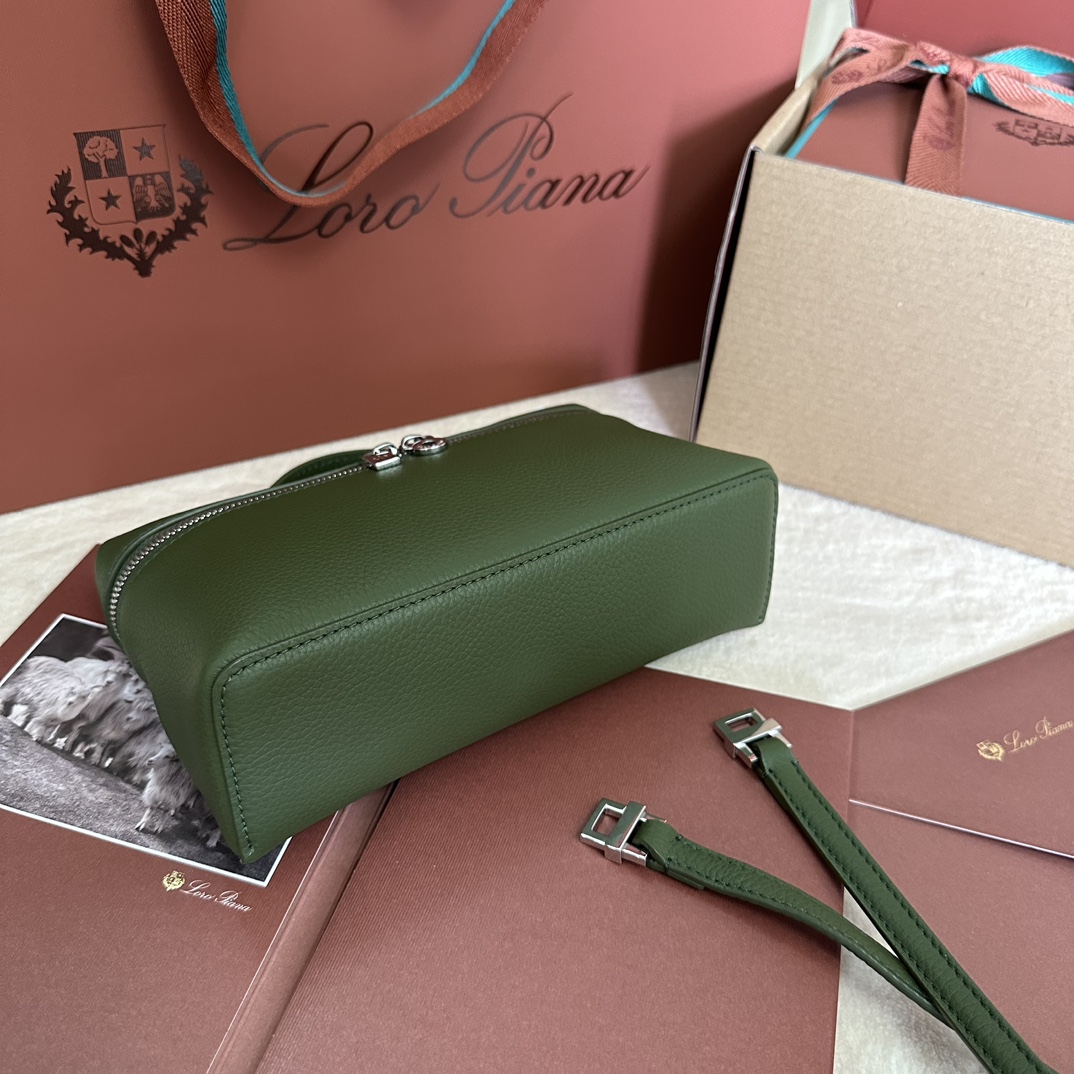 Image[5]-💰1160Loro pianaExtra Pocket L19 Clutch Bag Calfskin/Item:FAI8393Cor: lichen greenDetalhes do ProdutoBolsa de abertura larga feita de couro de bezerro macio e amanteigado. Inclui uma alça de ombro amovível para criar uma mini bolsa versátil. Altura:11cmLargura:19cmProfundidade:6,5cm*O tamanho é medido à mão, por favor, compreenda se houver um ligeiro erroPuxadores em peleFecho com fecho de correr de duas vias com ornamento MyCharmsMaterial do corpo:100% Couro de vacaRevestimento:100% Couro de ovelha-Sacos de alta qualidade