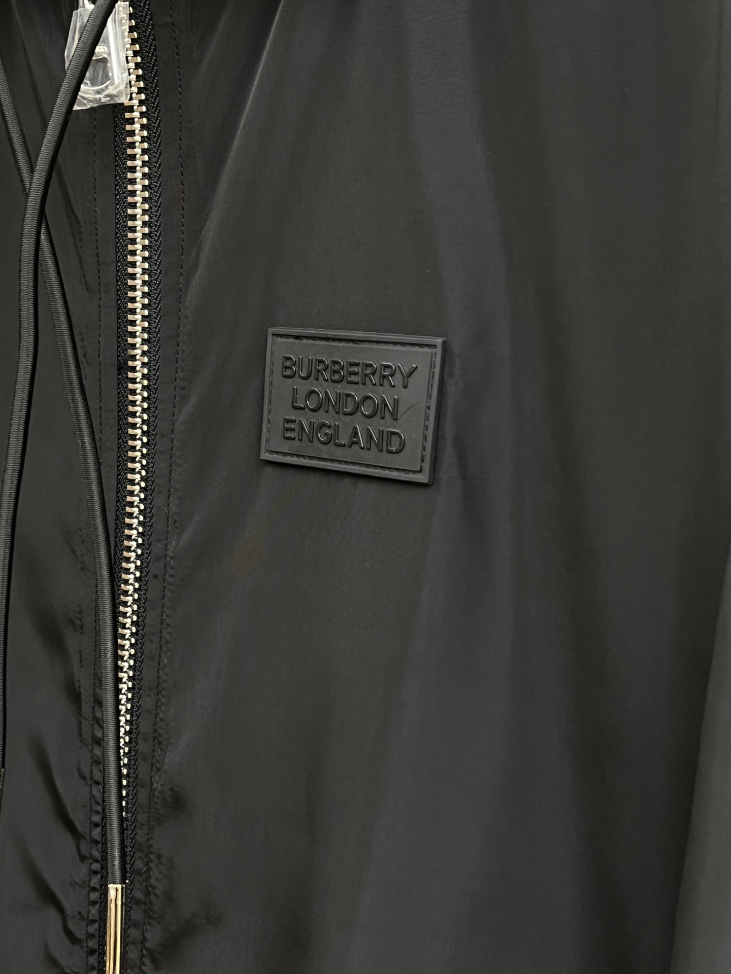 P780 Burberry 2024 summer newest product reversible hooded jacket sold hard goods fashion casual reversible hooded jacket imported original fabric on the body comfortable and breathable top printing process lettering pattern decorative logo original hardware accessories decorative grade very high comfort versatile FS on the body handsome full Size: S-XXL