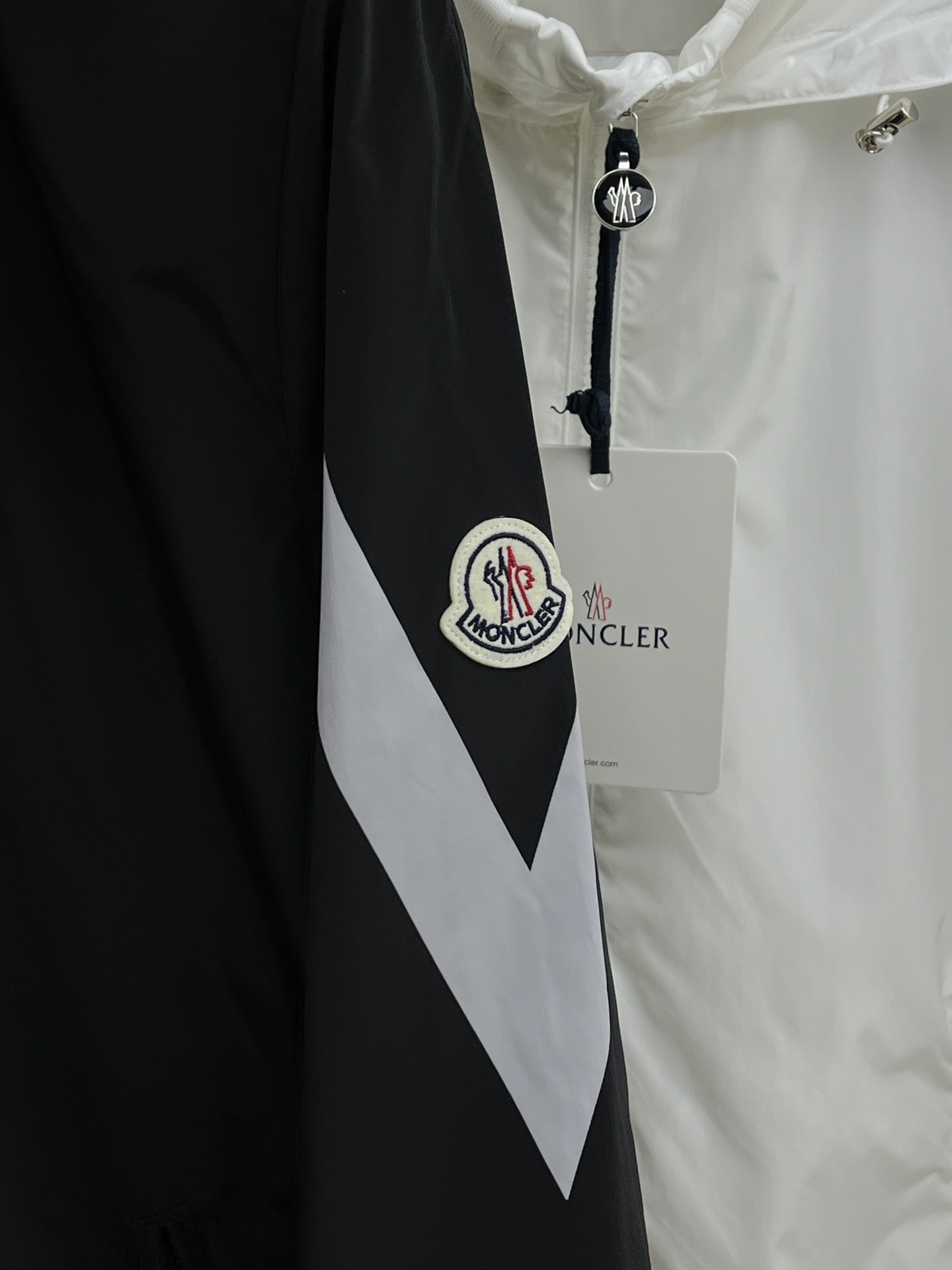 P700 Moncler verão 2024 Exclusivo Exclusivo 🏈🏈 Jaqueta com capuz Jaqueta Moda Jaqueta Simples, Tendência Alta Moda Jaqueta Respirável e confortável com detalhes impecáveis Elementos da Marca Design Ideia Reflete Alta Qualidade Apresentação Alfaiataria Casual FS Top Fit Soberbo! Jardinagem: 1-6 jardas