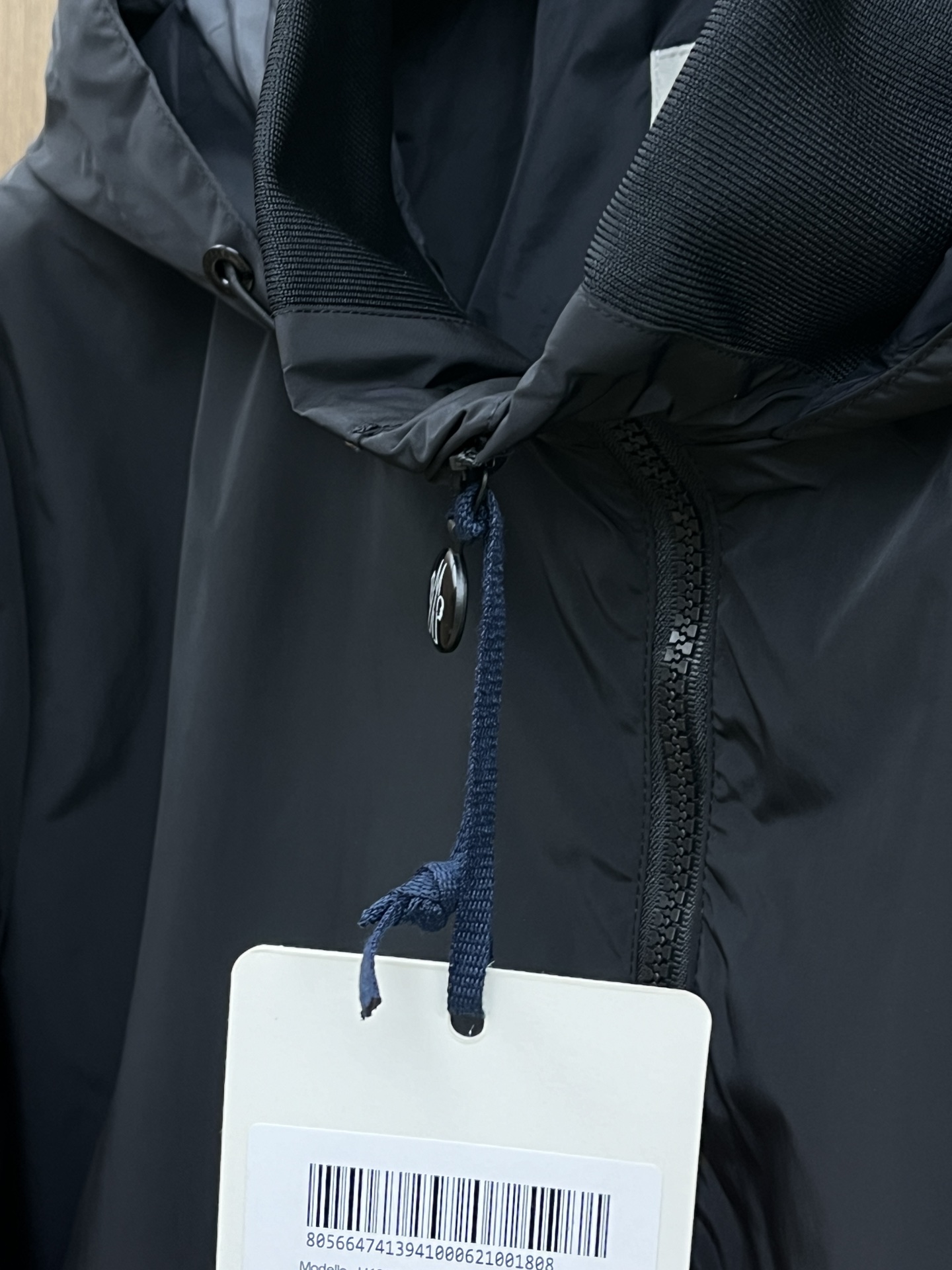 P700 Moncler Verano 2024 Exclusivo Exclusivo 🏈🏈 Chaqueta con capucha Chaqueta de moda Chaqueta sencilla, tendencia de alta gama Chaqueta de moda Transpirable y cómoda con detalles impecables Elementos de marca Idea de diseño Refleja alta calidad Presentación Sastrería casual FS Top Fit ¡Superb! 👍Yardaje: 1-6 yardas