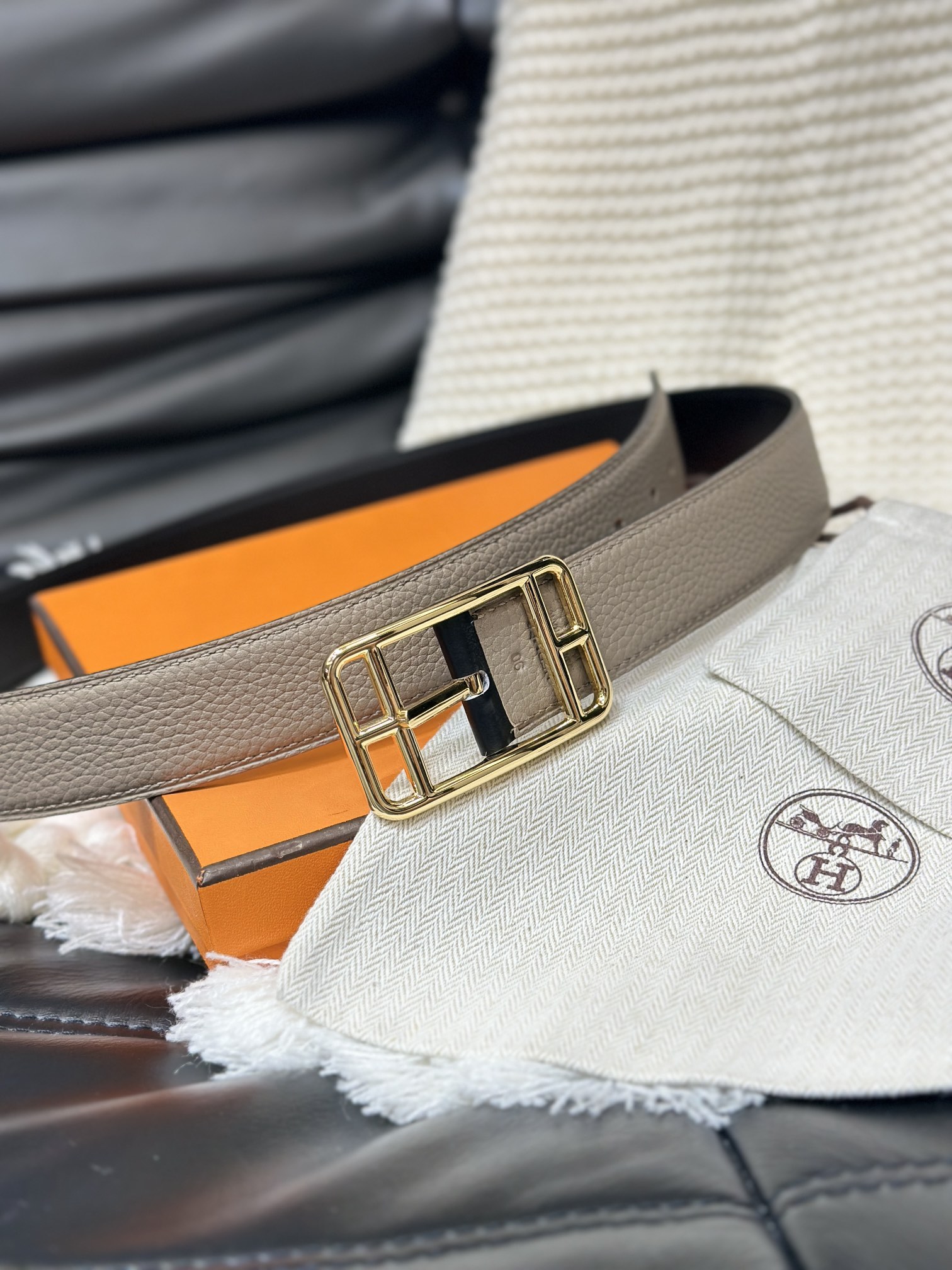 Image [2]-HERMES-CAPE COD 32 REVERSIBLE BELT 32MM WIDE Reversible Imported Original Leather-High Faux Bags