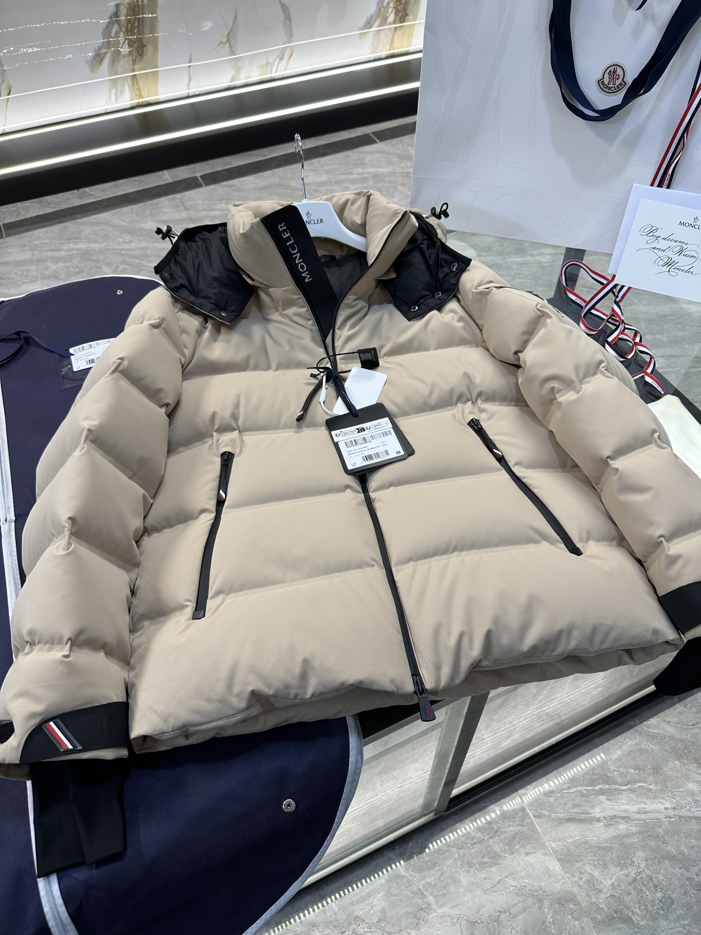 图片[2]-P1520  Moncler Montgetech高端男士短款羽绒夹克外套.更多细节实拍-高仿包包