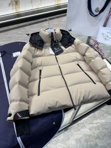 P1520 Moncler Montgetech高級メンズショートダウンジャケットコート。詳細-ハイフェイクバッグ