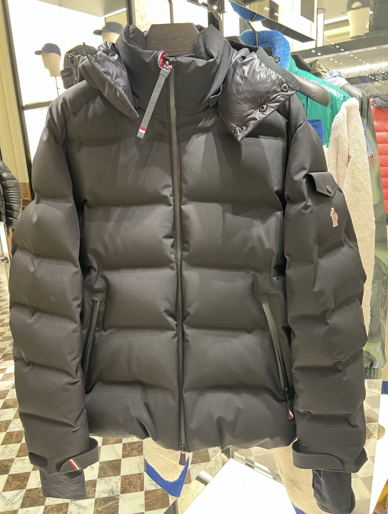 图片[6]-P1520  Moncler Montgetech高端男士短款羽绒夹克外套.柜台实拍展示-高仿包包