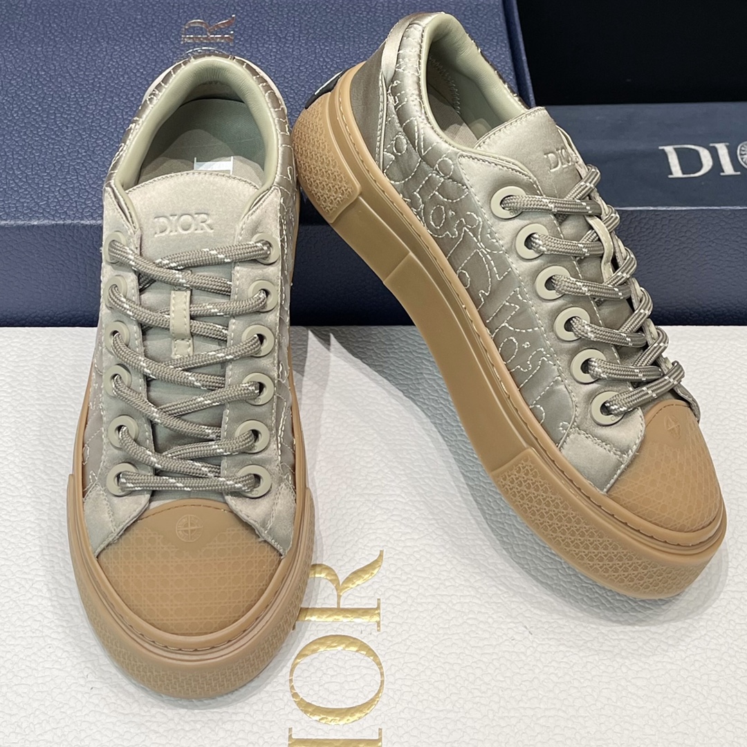 DR co-branded stone island B33 thick bottom casual shoes! Código de casal design de cabeça redonda de moda para dar aos pés muito espaço para proteger seus pés de sapatos de ferimentos superior usando convidado Dior velho tecido de flores olho brilhante atraente limpo e afiado versão desgaste ajuste pés mostrar sapatos temperamento simples e generoso cada detalhe da pintura é muito fino padrão de impressão requintado inteligente rico efeito visual original destaca a textura! Medidas: 35-39 (40 por medida) 40-44 (45 por medida) P820-Sacos altos