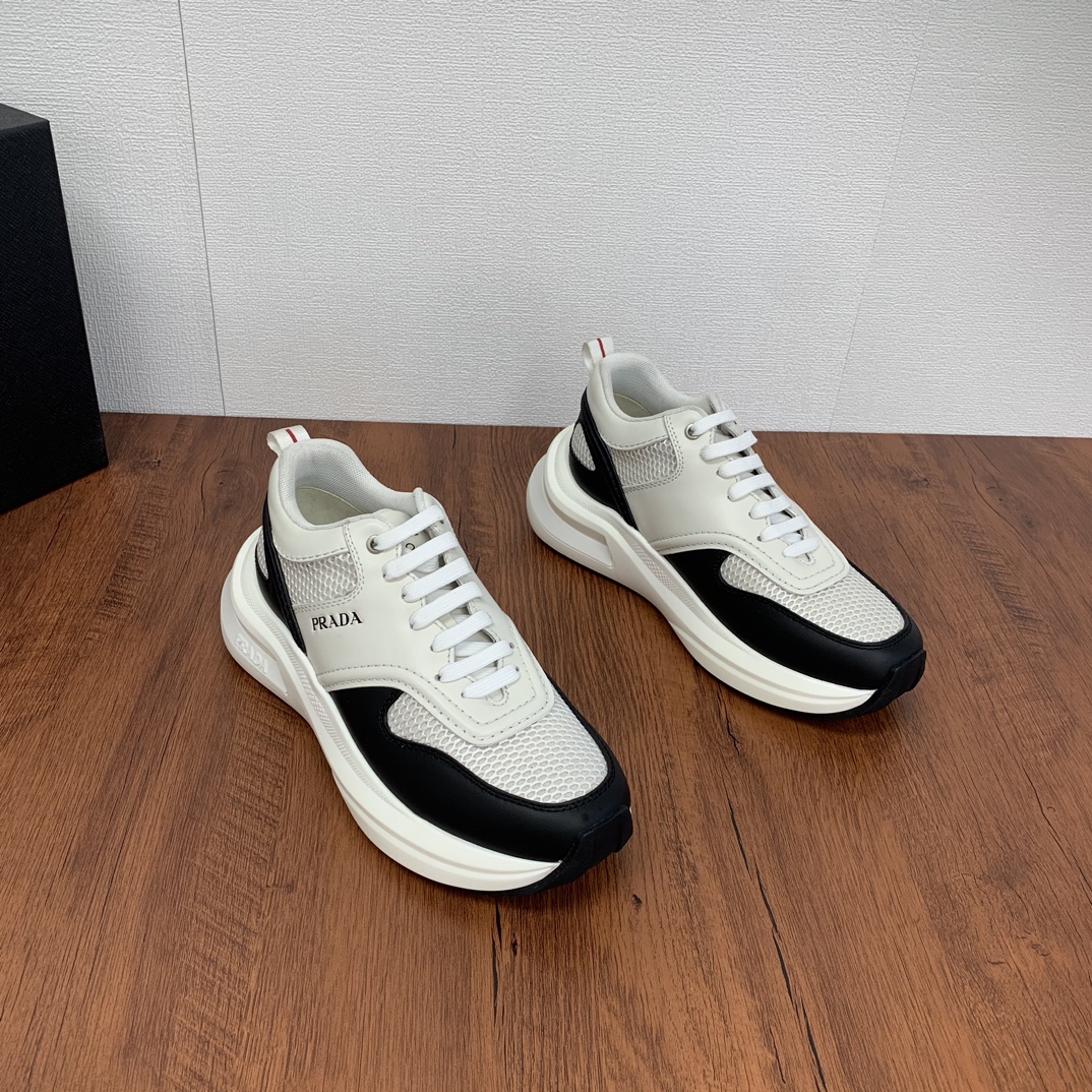 Prada/Prada Men's Leather Patchwork Mesh Casual Sneakers¡Dongguan producción de bienes feroz! ¡Importados de piel de becerro de empalme de tela de malla superior división geométrica de la precisión de fabricación costura uniforme textura de cuero de un vistazo de moda y generoso suave y cómodo transpirable exterior decorado con PRADA letras logotipo lengua decorado con letras clásico logotipo talón decorado con tela zapatos viaje P familia tipo entrenador clásico con forro de tela logotipo estampado plantilla de cuero de vaca con P exclusiva suela de goma detalles de la artesanía fina viajar con un buen producto!Tamaño: 38-39-40-41-42-43-44 (38,45 a la orden) P940