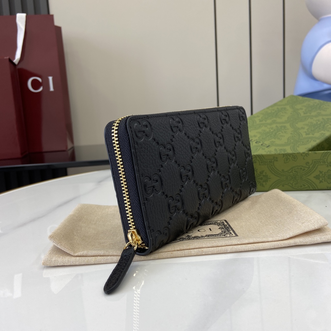 p480 GUCCI Emblem Series Ultra Soft Lick Colour Embossed/Full Leather Wallet Modelo: 821803 Tamanho: 19 (C) x 10 (L) x 2,5 cm (Espessura) Cor: Preto Full Leather/Italian Creation-High-imitation Factory