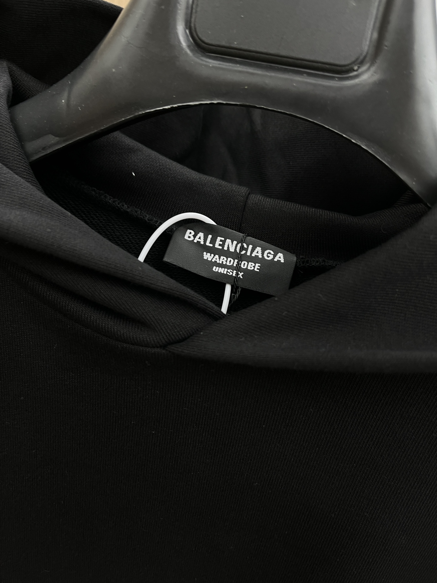 P640 Balenciaga Balenciaga Classic Hooded Sweatshirt Autumn/Winter 2024 Coke Letter Loose Sweatshirt Unisex このユニセックスモデルはラージシルエットフィットです ドローストリングフードなし 肩落ち フロントにはカンガルースタイルのポケットが1つ GZ Shrunken Cuffs and Waistband 胸と背中には政治キャンペーンのアートワーク刺繍が施されています カラー：ブラック ベージュ グレー ブルー サイズ：XS-XL-High...工場