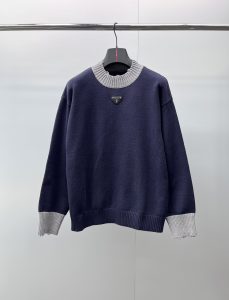 P580 Pu family 🔥🔥🔥🔥 new blended knit sweater made of wool blended fabric texture delicate soft color collision splicing design warm and lightweight warm and breathable, skin-friendly comfortable knitting three-dimensional sense of the full tight hem chest three-piece label design super nice! Yardage S-xxL Men and women alike!