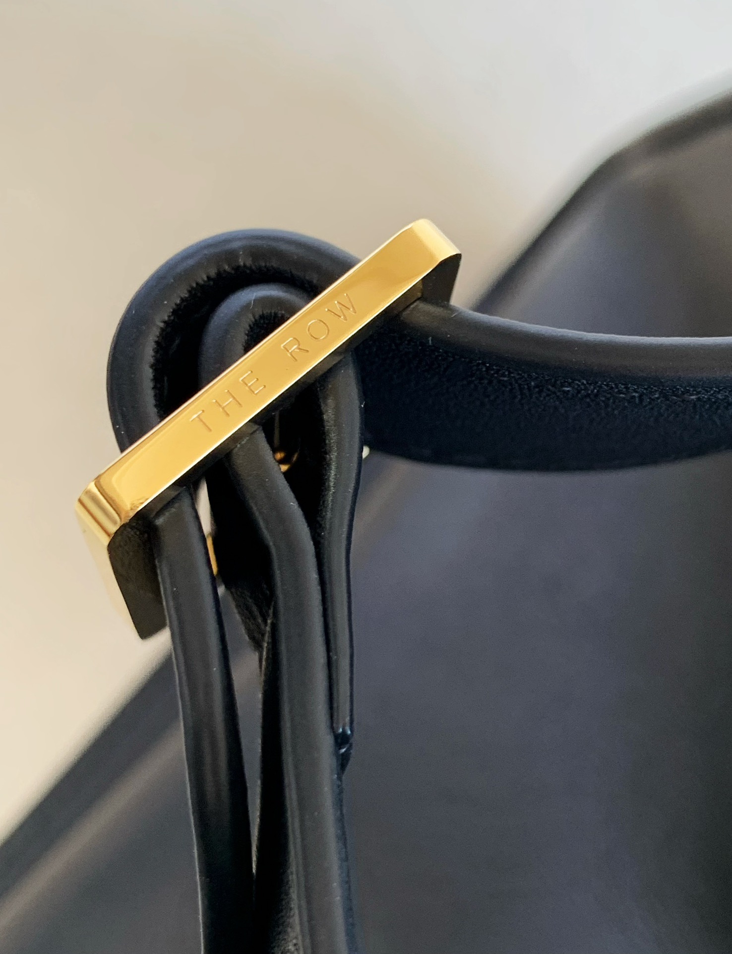 ¡Margaux15 silla de montar de cuero profundo coqueta silla de montar de cuero es de gamuza lichi este tres de los más viejo estilo de dinero textura silla de montar de cuero de grasa es rica cuanto más se utiliza el más suave cuanto más se utiliza la sensación más Color: marrón muy retro estilo de color chocolate es más clásico viejo estilo de dinero más grande cuanto más hay una sensación de pereza y relajación adecuada viejo estilo de dinero que no puede amar! M15 capacidad interna es realmente grande cosas poner después de dos tercios vale la pena mencionar para instalar el ordenador de 13 pulgadas sólo puede soportar para ahorrar espacio-alta fábrica de copia