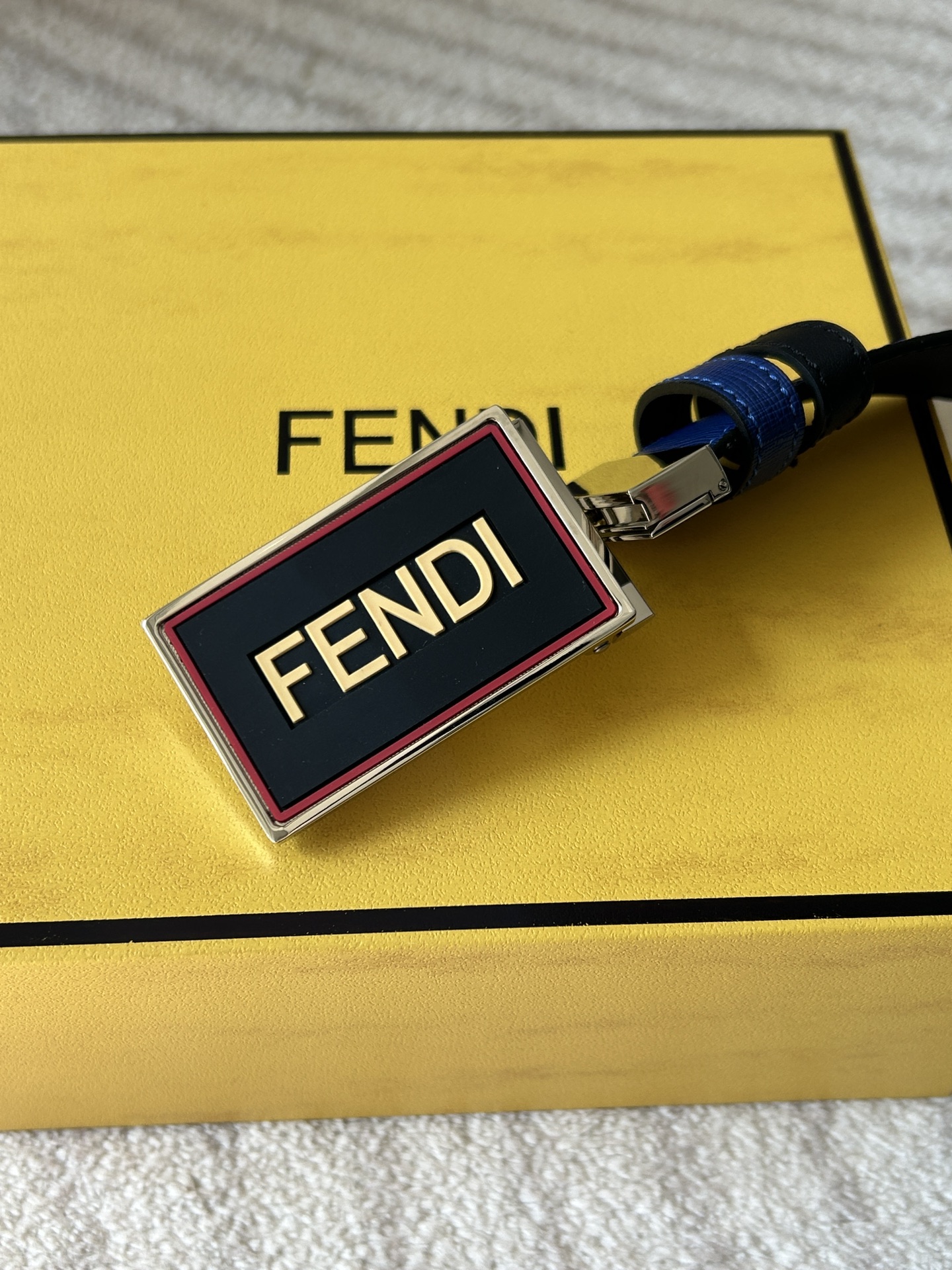 Foto [9]-FENDI (Fendi) mostrador con el mismo cinturón casual reversible para hombre de 3,4 cm de ancho un lado de cuero de vaqueta azul de alta calidad de cuero de vaqueta negro liso hebilla giratoria de hardware-bolso de alta costura