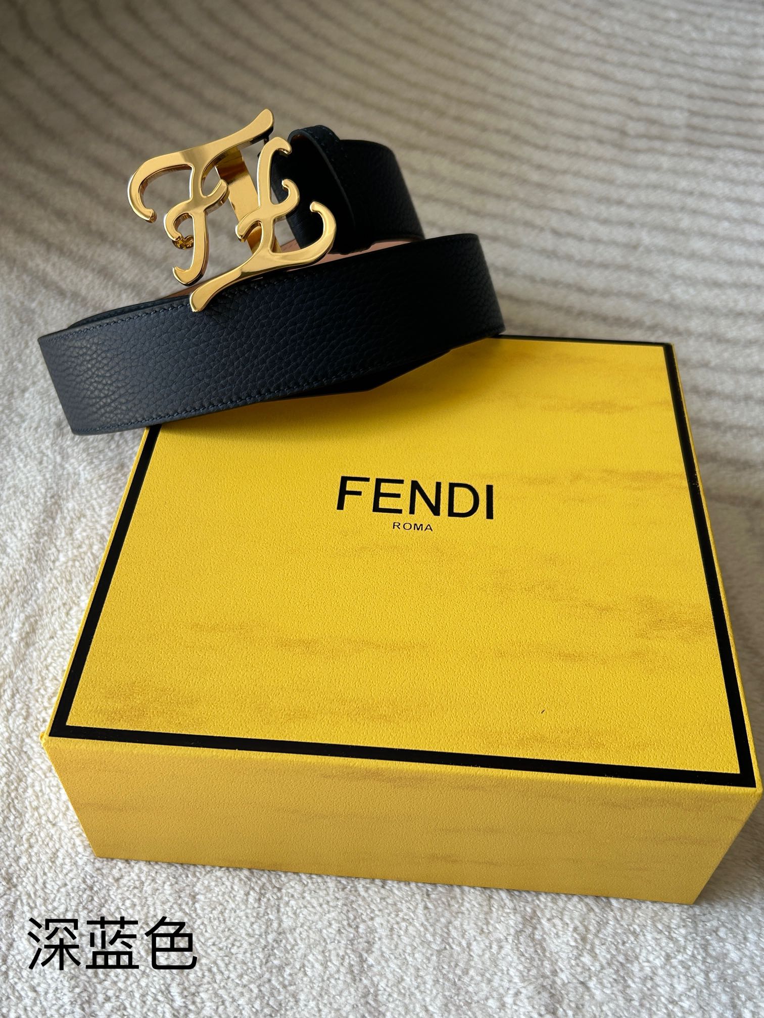 FENDI (Fendi) contador con el mismo cinturón casual de los hombres de cuero de vaca Karligaphy hebilla azul italiano Romano cabeza capa de cuero de vaca ancho 4.0cm. paladio chapado en metal fino