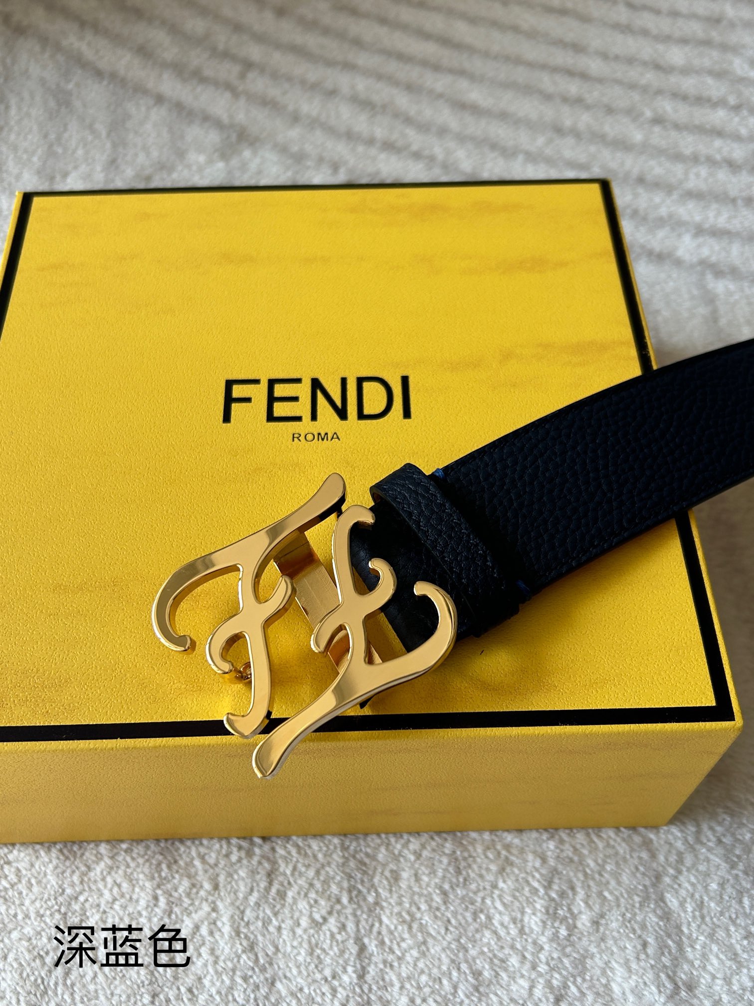 图片[2]-FENDI （芬迪）专柜同款 男款休闲牛皮Karligaphy扣环腰带 蓝色意大利罗马诺头层牛皮宽4.0cm.镀钯精品五金-高仿包包