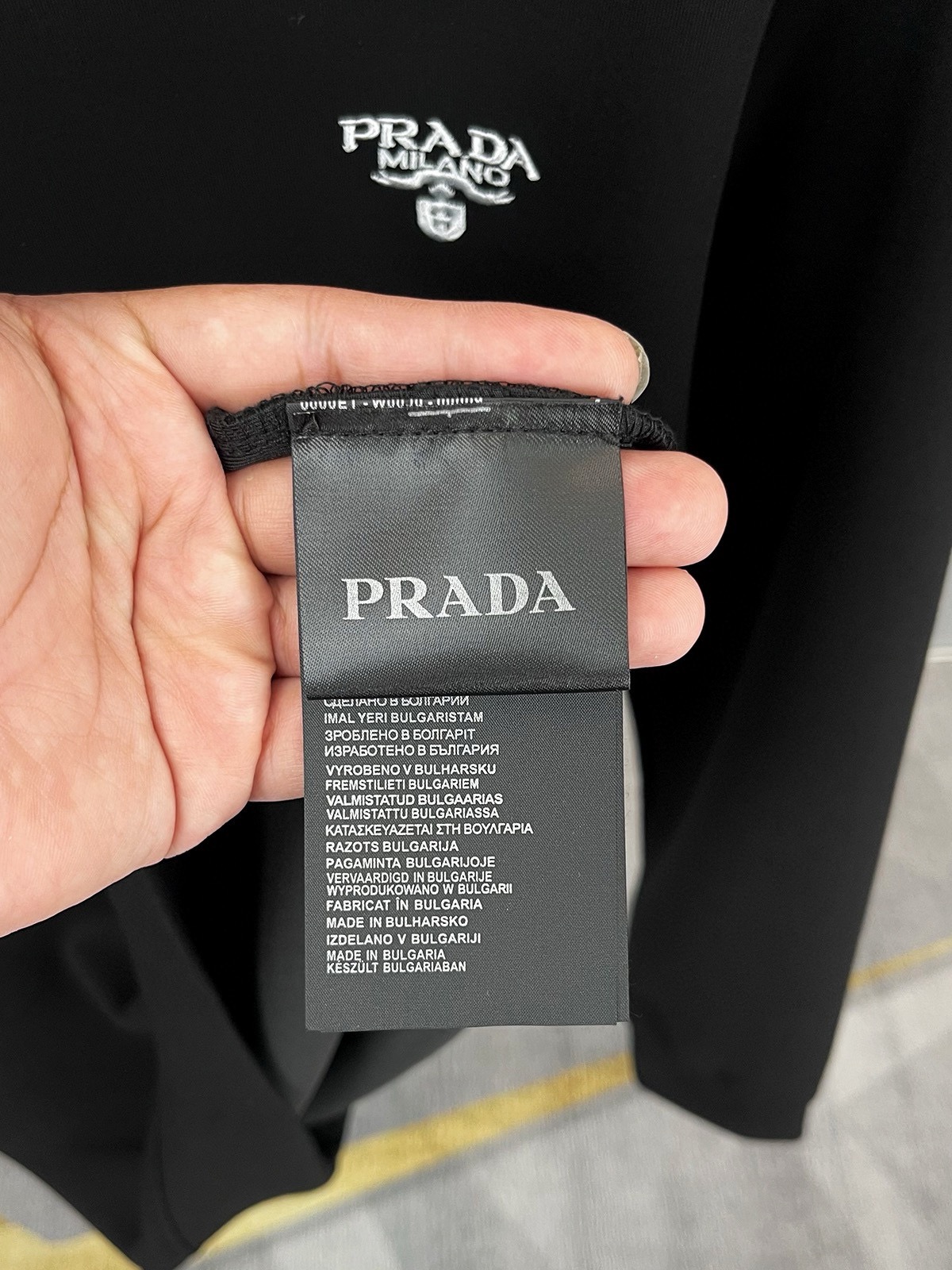 ¡P480 Prada Prada Máximo 6XL desgaste 240 libras 2024 Otoño / Invierno GW Sync Sudadera Camiseta! ¡Excelente por sí sola como capa base para otoño/invierno! ¡Continuación del clásico! ¡Modelo de la orden de calidad completa! ¡Pecho pesado Craft diseño del logotipo de gama alta de aire personalizado capa de tejido de algodón de grapa larga de la forma al diseño es en gran medida la nueva ola de los tiempos, independientemente de la forma o el diseño suficientes detalles! ¡Escote ligeramente en forma de cuello buena forma buena tela! ¡Material de algodón de alta densidad en el cuerpo cómodo de la piel caliente y con estilo! Yardage: M-6XL (178 140 libras L máximo 240 libras)