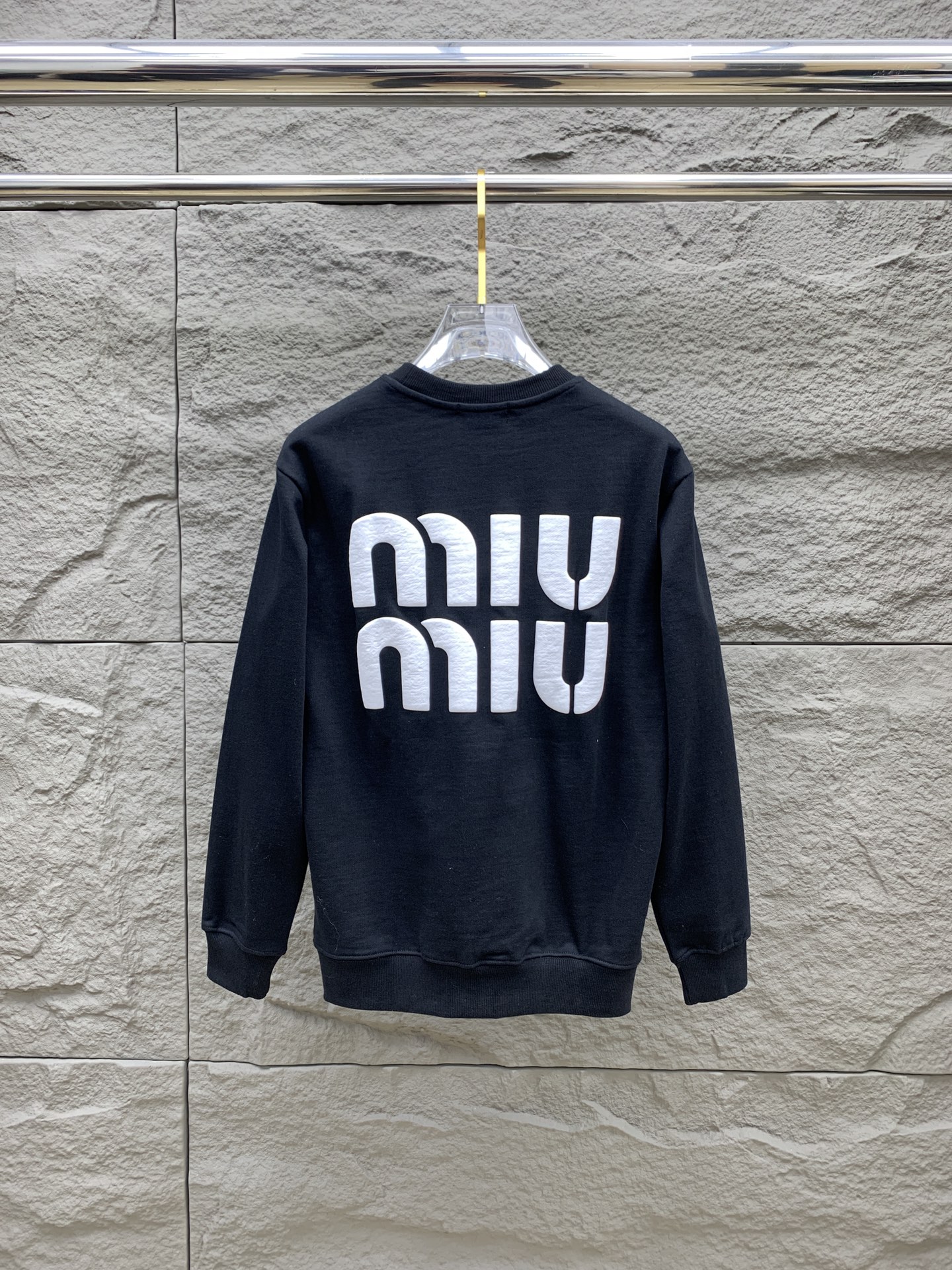 Image [9]-P560💰miumiu home 24SS nouveau et le plus avant et après miumiu lettres floquées col rond sweatshirt top qualité contre pull top processus de production tissus importés contre qualité heavy duty broderie conception à l'aide de tissus importés haut de gamme sur mesure fils de soie importés sensation de la main de première classe ! Hommes et femmes avec les mêmes modèles site officiel dans la vente ! Trois étiquettes complètes Taille : S-XL-Sacs haute couture