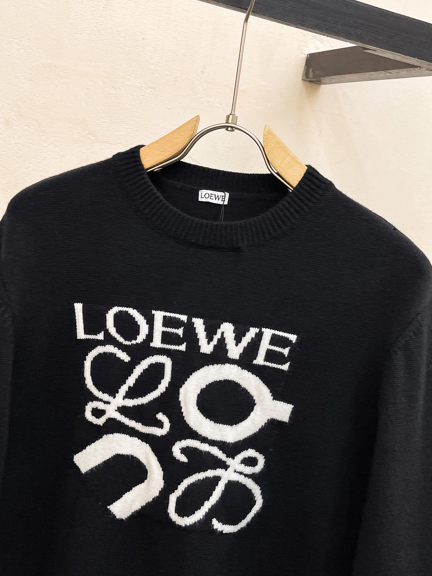 ¡P560💰Luo Yi familia 24ss otoño e invierno nuevo pecho Loewe logo patrón LOEVE jersey suministro especial bienes despiadados importados tecnología original lana estambre! ¡Fino tejido de punto de un color de mezcla de tejido de punto pura tecnología hecha a mano presenta Grado extremadamente alto destaca la ropa sabor y el lujo Artesanía exquisita! Personalizada hilo artesanal original en el cuerpo guapo a reventar Tamaño: S-XL