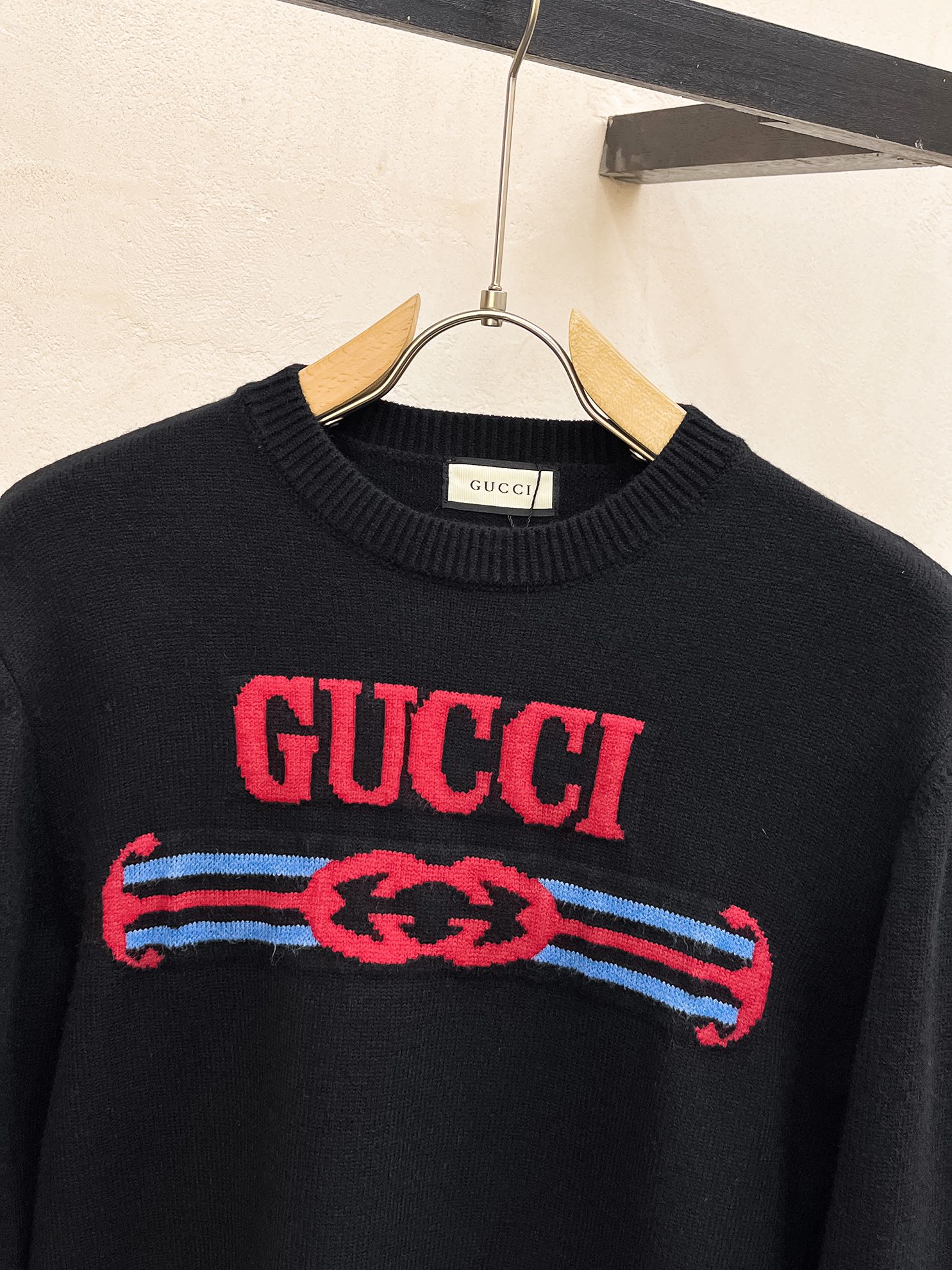 ¡P560💰Gucci 24ss otoño e invierno nuevo pecho Gucci letra logotipo patrón logotipo jersey suministro especial mercancías crueles importados tecnología original lana estambre! ¡Fino tejido de punto de un color de mezcla de tejido de punto pura tecnología hecha a mano presenta Grado extremadamente alto destacando ropa gusto y artesanía de lujo exquisito! Personalizada hilo artesanal original en el cuerpo guapo a reventar Tamaño: S-XL