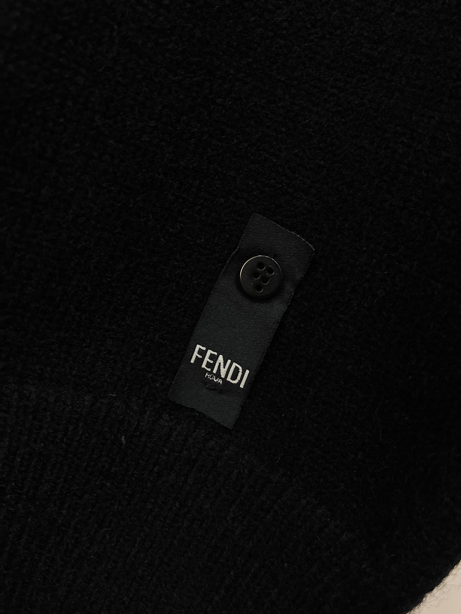 Imagem [5]-P560💰Fenjia 24ss outono e inverno nova etiqueta de couro fendi + bainha fendi monogrammed jumper exclusivamente para produtos implacáveis importados tecnologia original lã penteada! Tricô fino de uma cor misturando tricô pura tecnologia artesanal apresenta Grau extremamente alto destacando o gosto de roupas e artesanato de luxo requintado! Personalizado artesanato original enfiado no corpo bonito para estourar Tamanho: S-XL-High réplica handbags