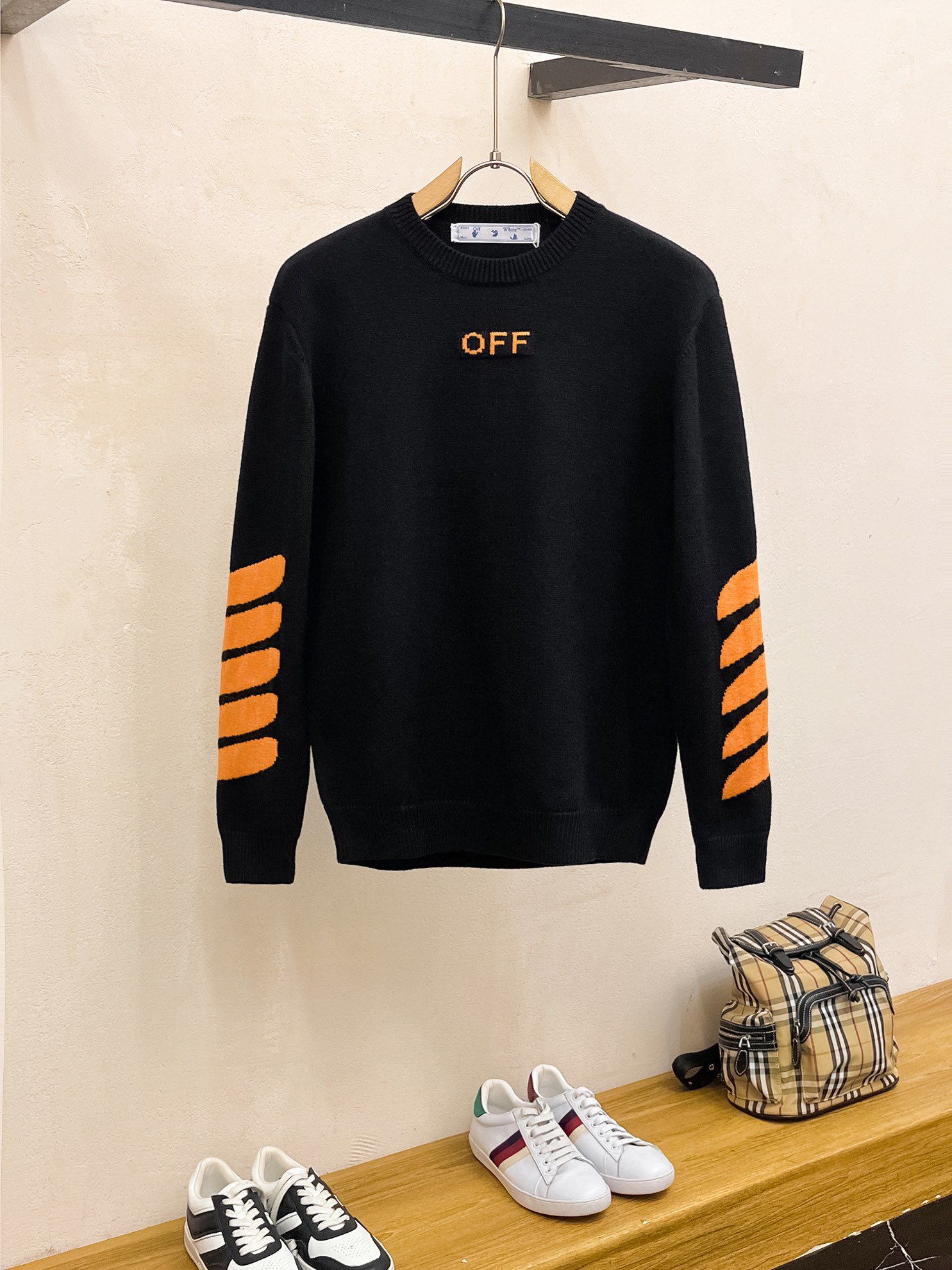 P560💰OFF família 24ss outono e inverno novo peito OFF padrão braço cor colidindo jumper listrado exclusivamente para os bens duros importados tecnologia original lã worsted! Tricô fino de uma cor misturando tricô tecnologia artesanal pura apresenta Destaques de alto grau gosto de roupas e artesanato requintado de luxo! Fio artesanal original personalizado no corpo bonito para rebentar Tamanho: S-XL