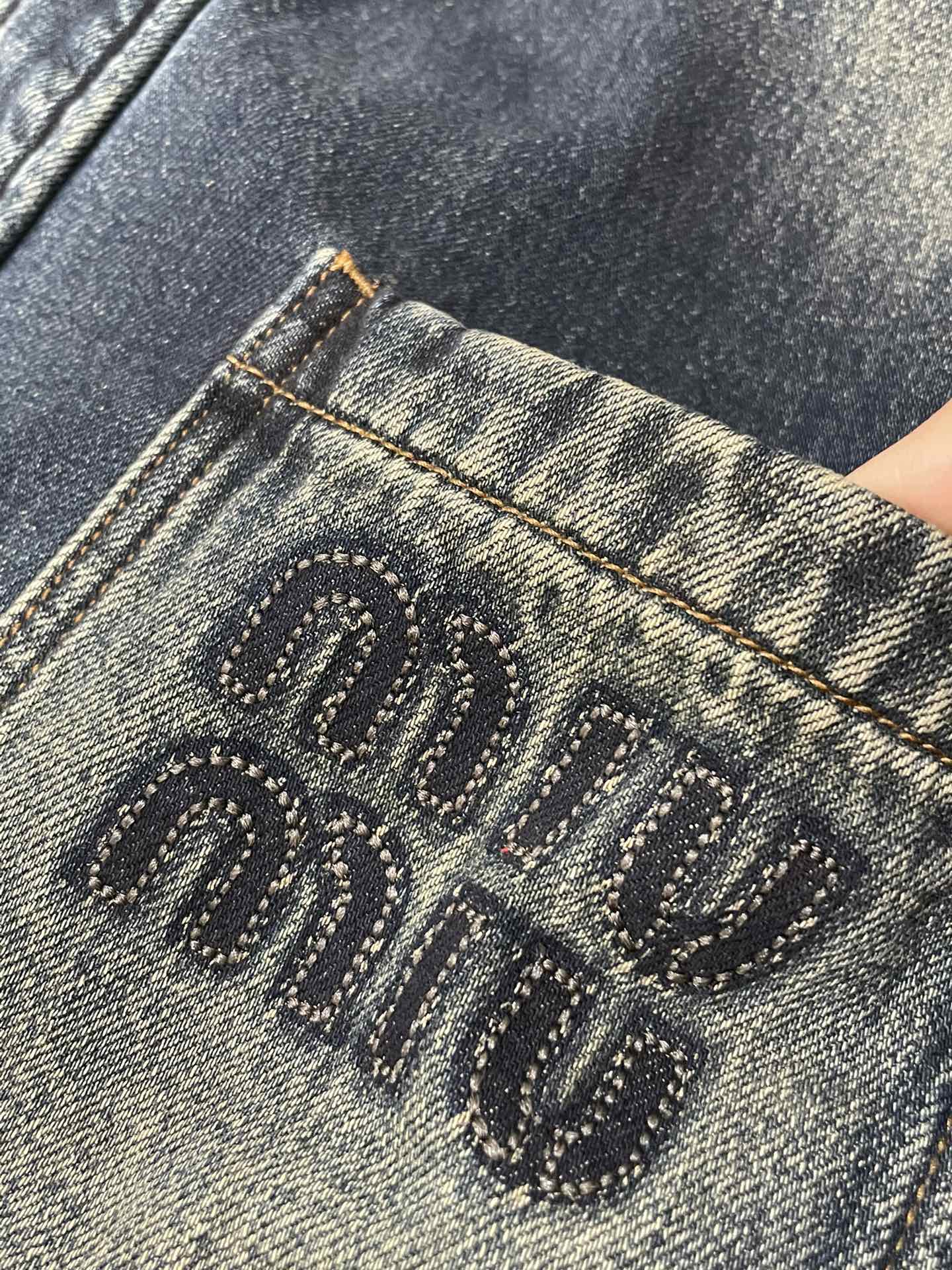 Image [7]-P580miu miu 24 automne et hiver modèles veste en denim épais. L'utilisation de l'invité haute densité tissu fin, doux et agréable à la peau, infroissable droit et élégant, logo lettre de la marque, plein de sens de la mode ; adapté à une variété de styles de port ; une veste qui ne ramasse pas l'âge. 🏆Yardage : M-XXL-sacs à la mode