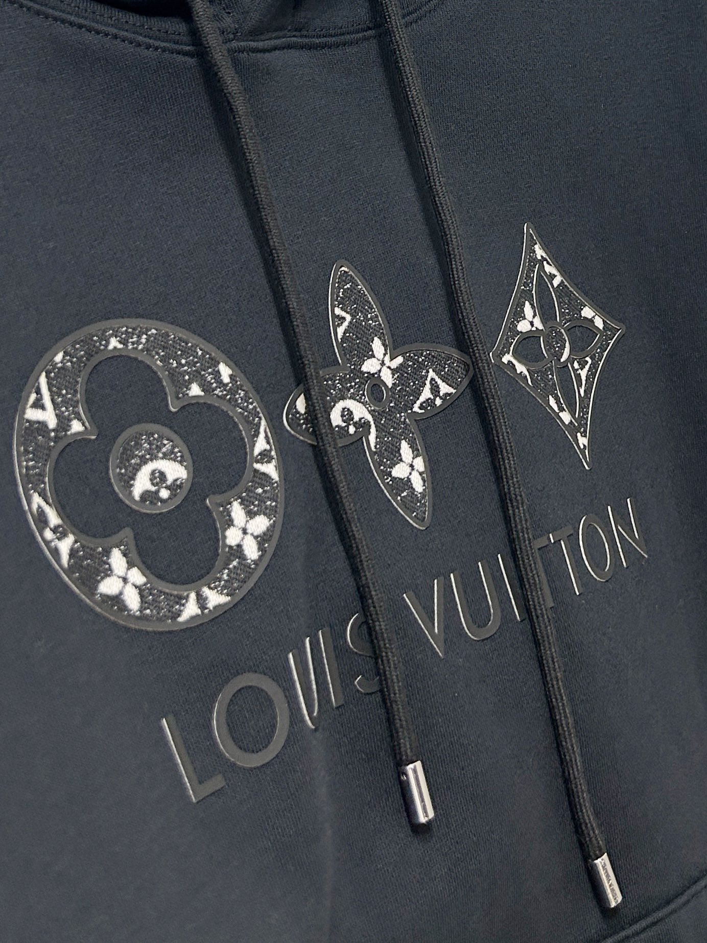 Photo [8]-P620LouisVuitton Louis Vuitton 2024FW Autumn and Winter New Casual Hooded Sweatshirt Customised Dyeing Soft Cloud Cotton Cherry air weave as soft as clouds Comfortable and close to the skin Imported machine embroidery phoenix eyes Use of advanced computer control systems and precision mechanical components High accuracy Smooth and delicate fabrics have been washed Feel better texture Not easy to deform Not easy to shrink Not easy to fade Keep the Deux couleurs : Beige Noir ........................... .............................. ...❥❥∙Size : M-XXL-High Faux Sacs