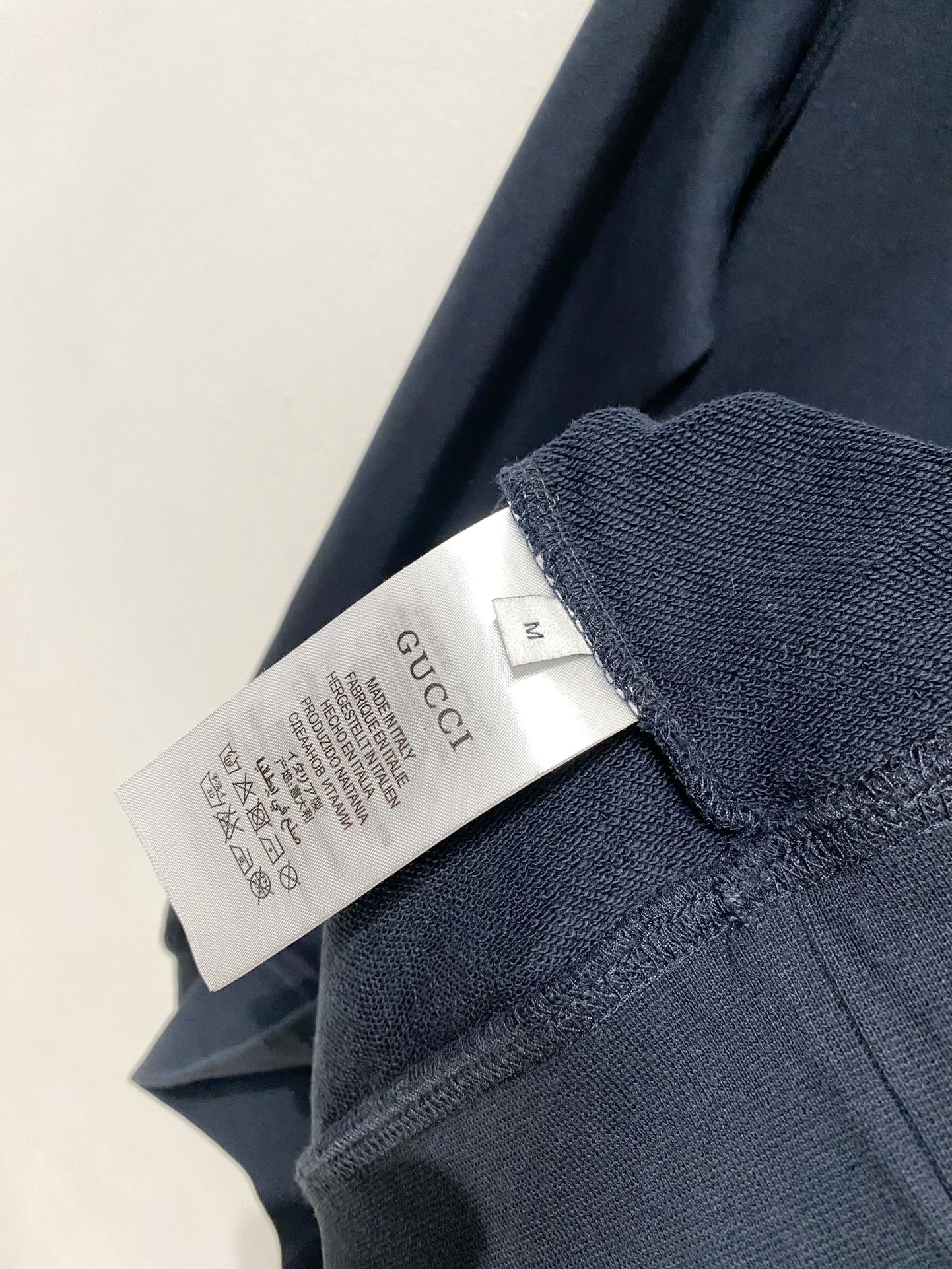 Imagem [7]-P480Gucci Gucci 2024FW outono e inverno novos modelos básicos de camisola pulôver casual tipo de temperamento high-end deve entrar no estilo extremo de um muito senso de sotaque e charme do produto único! O tecido de algodão de alta densidade feito à medida para criar o vestuário geral é muito pesado, mas não quente, o vestuário geral é macio, com uma textura delicada no peito, o logótipo clássico da risca de silicone vermelha reconhecível destaca o designer do charme da arte moderna e o sentido artístico de pertença aos modelos extremamente luxuosos de homem e mulher de gama alta Cor: azul ...... .............................. ........................❥∙Tamanho: M-XXL-Sacos de alta qualidade