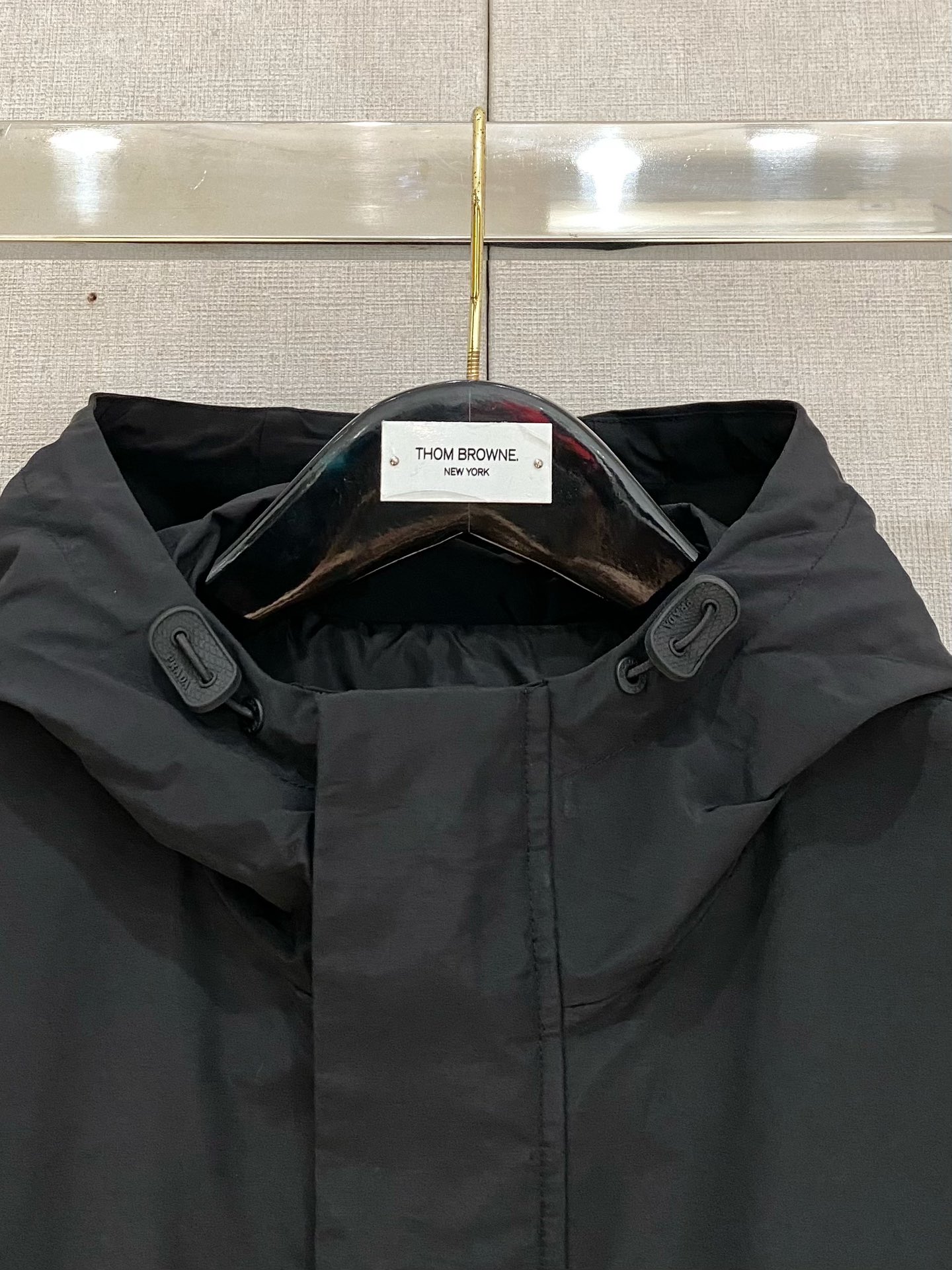 ¡p770 2024SS otoño e invierno nuevo PRADA chaqueta de los hombres de la chaqueta de la serie ⚠️⚠️ contador de sincronización de hardware original de mano de obra fina no dude en comparar ~ invitados tejidos personalizados cómodo y transpirable, en el efecto cuerpo es muy bueno! Color: negro Talla: 48/50/52/54/56