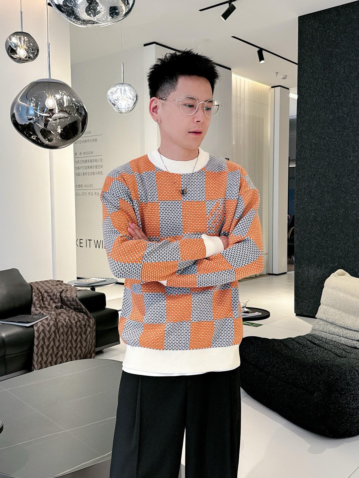 P600 Paris family 2024 fall and winter latest series of knitted wool sweater sweater series counter 1:1 top reproduction full quality! Thickened paragraph hipster must-have single product! Know the goods of the old iron hurry to get down Fabric: 100% wool size M ~ 3XL 178 150 pounds to wear L maximum wear 210 pounds - high imitation factory!