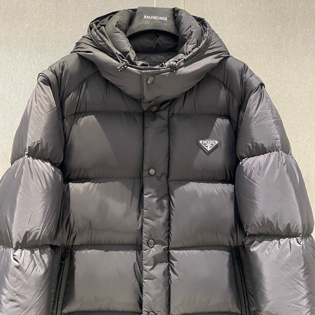 Imagem [4]-P1320 Prada Prada 2024 outono e inverno novo 💥 Logotipo clássico do triângulo Jaqueta removível 🔥 usando enchimento completo de 90 lã Hardware personalizado Par detalhado da versão Jaqueta de baixo colete removível desgaste explosivo recomendado Tamanho: 48-56-Sacos falsos altos