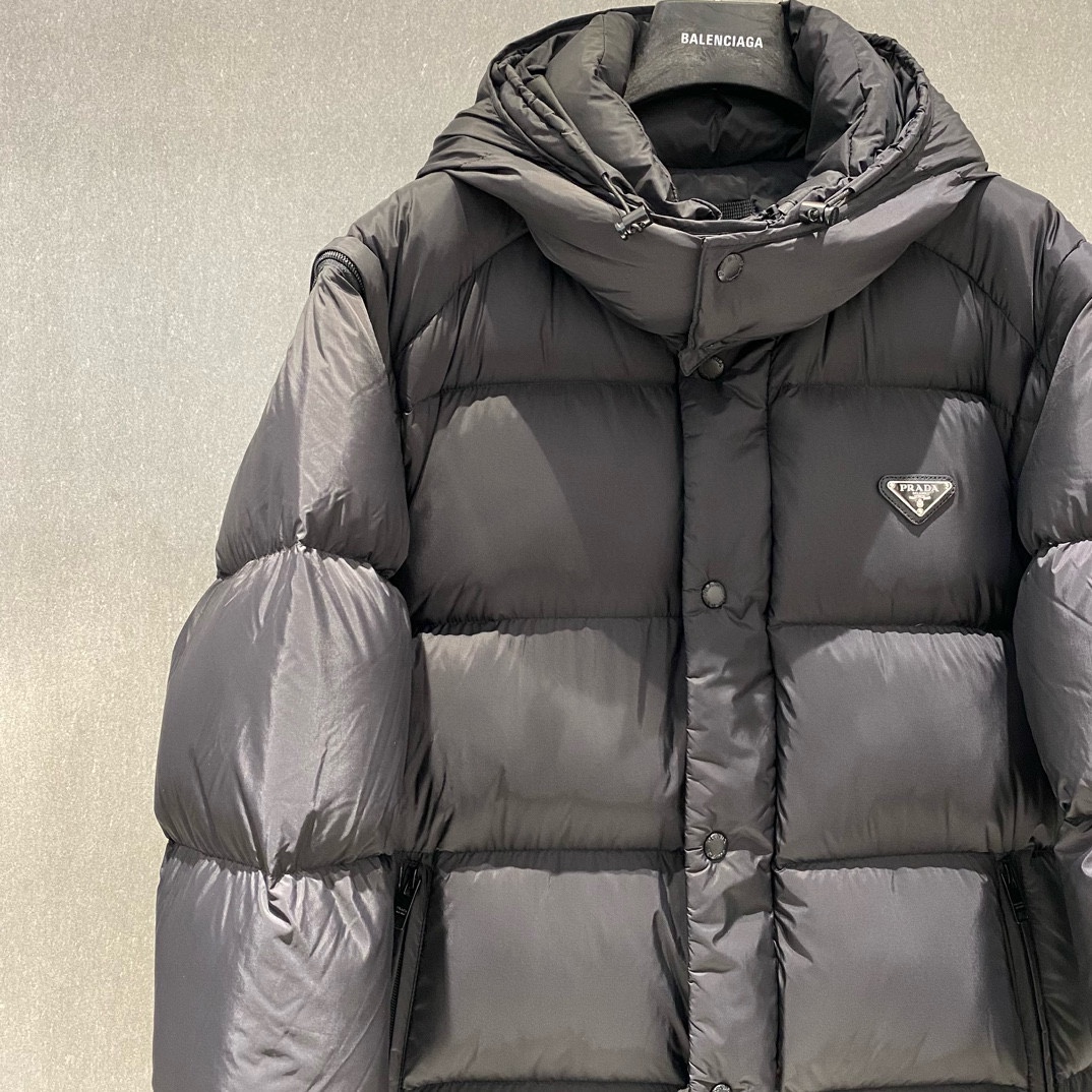 Imagem [5]-P1320 Prada Prada 2024 outono e inverno novo 💥 Logotipo triangular clássico Jaqueta removível 🔥 usando enchimento completo de 90 lã Hardware personalizado Par detalhado da versão Jaqueta de penas colete removível desgaste explosivo recomendado Tamanho: 48-56-Sacos falsos altos