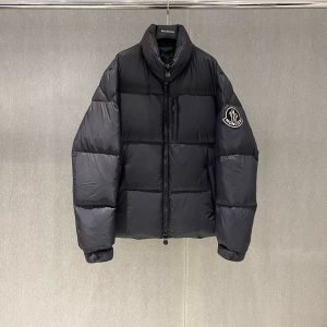 P1400 Moncler Moncler 2024 outono / inverno Novo 💥 Black Label Stand-up Collar Down Jacket 🔥 Feito com preenchimento total de 90 penas Hardware personalizado Par detalhado de tamanhos: 1,2...