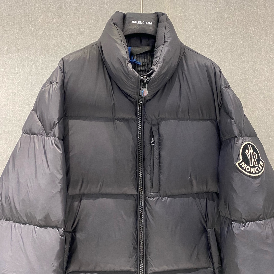 P1400 Moncler Moncler 2024 outono / inverno Novo 💥 Black Label Stand-up Collar Down Jacket 🔥 Feito com preenchimento total de 90 penas Hardware personalizado Par detalhado de tamanhos: 1,2...