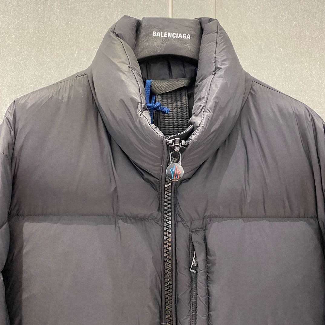 P1400 Moncler Moncler 2024 outono / inverno Novo 💥 Black Label Stand-up Collar Down Jacket 🔥 Feito com preenchimento total de 90 penas Hardware personalizado Par detalhado de tamanhos: 1,2...