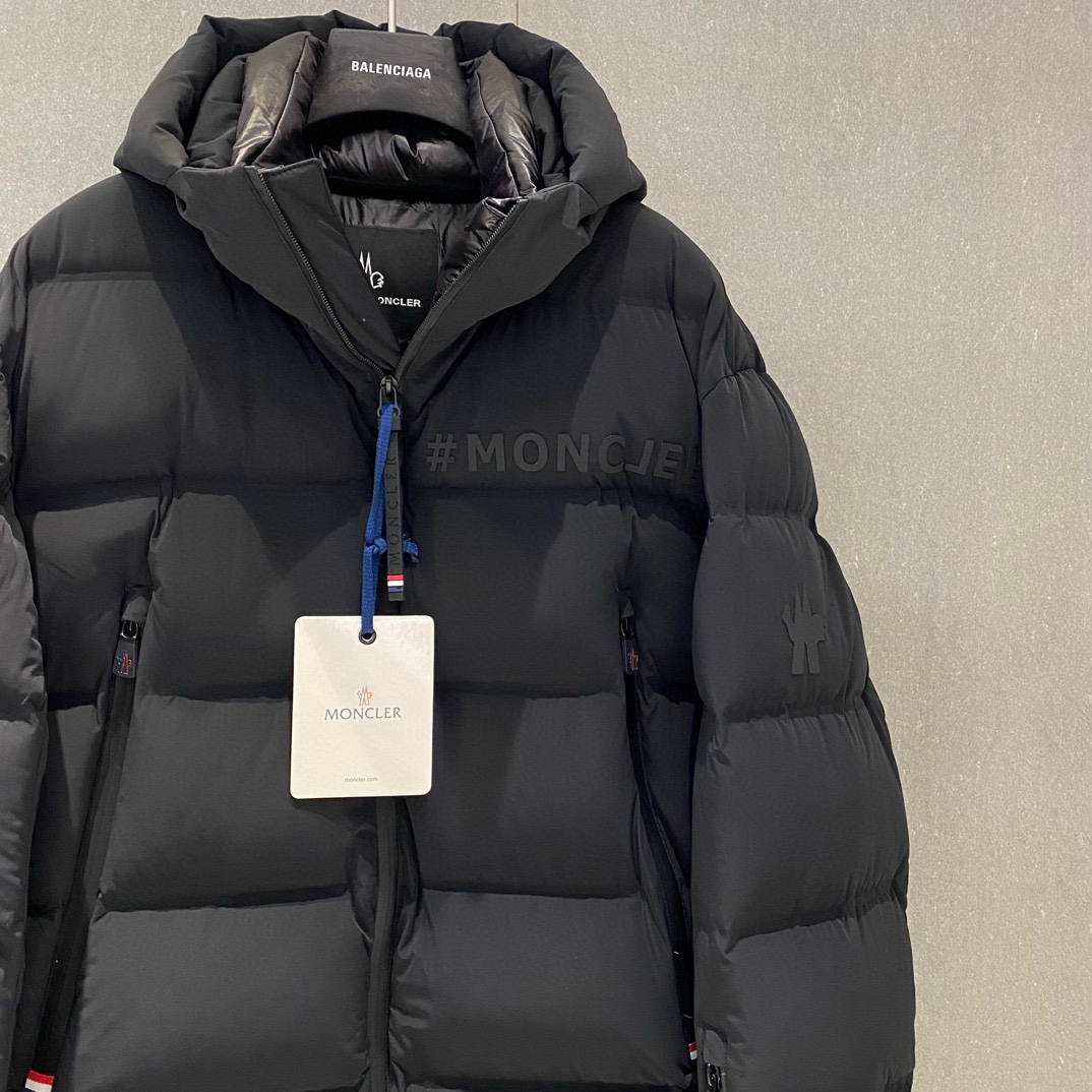 P1560 Moncler outono/inverno 2024 Novo 💥 Casaco de penas com capuz da série Ski 🔥Preenchido com 90 penas de pato branco Super resistente ao frio Detalhado para a versão Tamanho: 12.3.4.5.