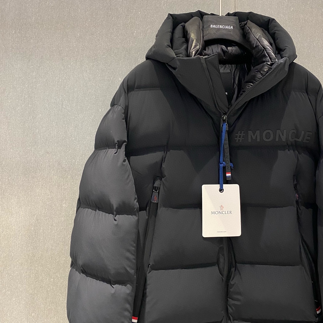 P1560 Moncler outono/inverno 2024 Novo 💥 Casaco de penas com capuz da série Ski 🔥Preenchido com 90 penas de pato branco Super resistente ao frio Detalhado para a versão Tamanho: 12.3.4.5.