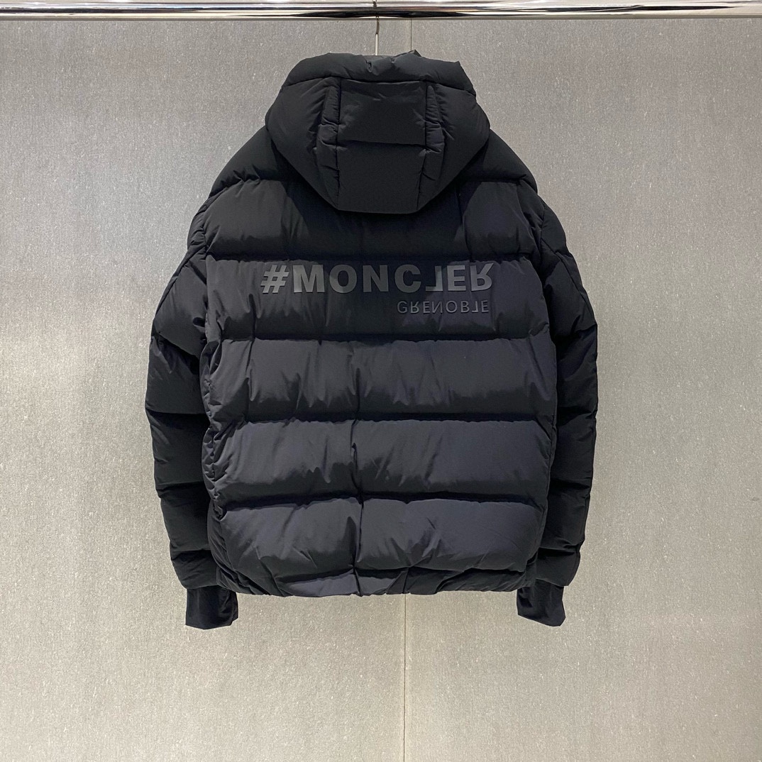 P1560 Moncler outono/inverno 2024 Novo 💥 Casaco de penas com capuz da série Ski 🔥Preenchido com 90 penas de pato branco Super resistente ao frio Detalhado para a versão Tamanho: 12.3.4.5.